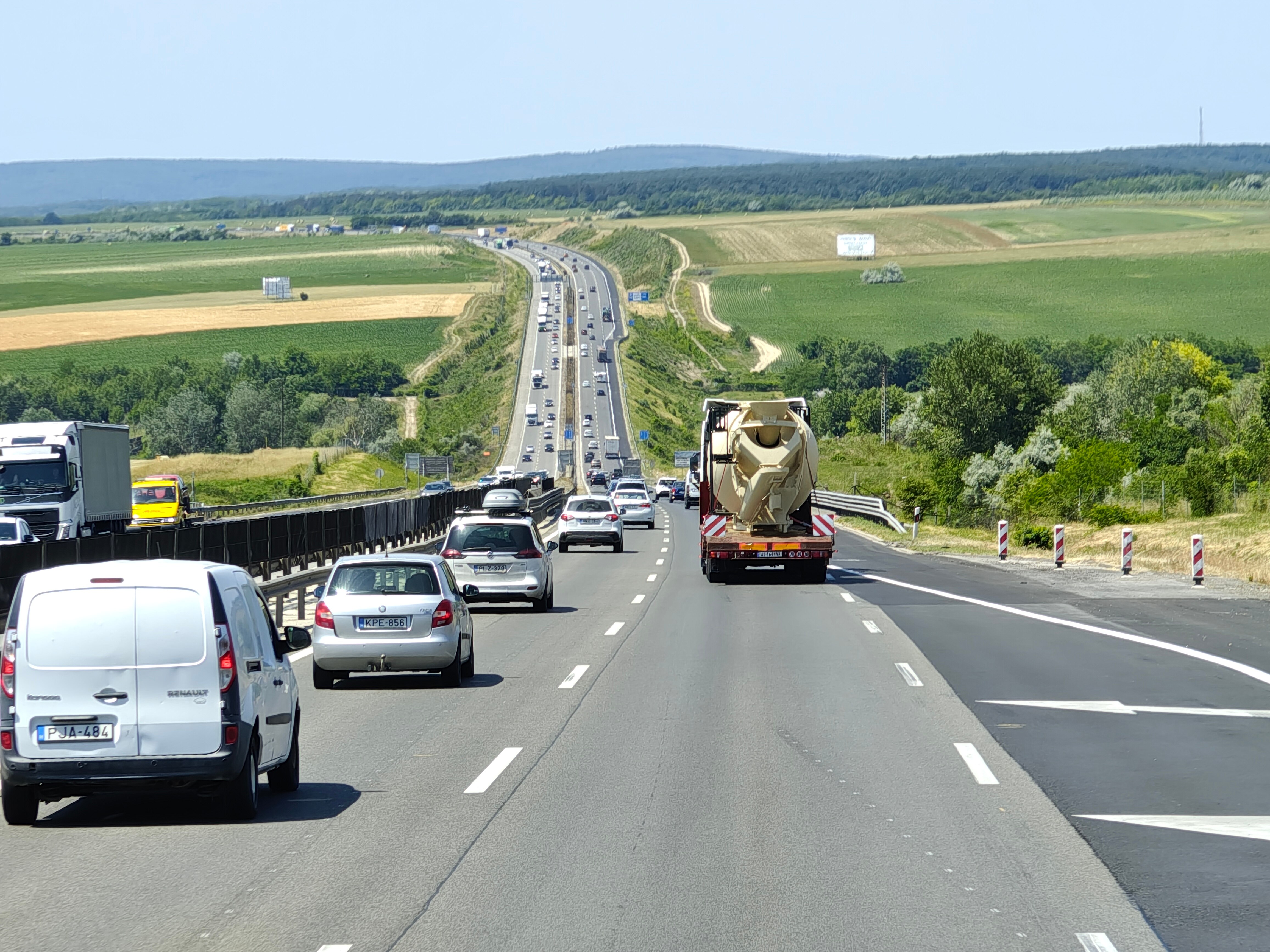 Telefon mobil Motorola Edge 50 Ultra, Dual SIM, 1TB, 16GB RAM, 5G, Peach Fuzz