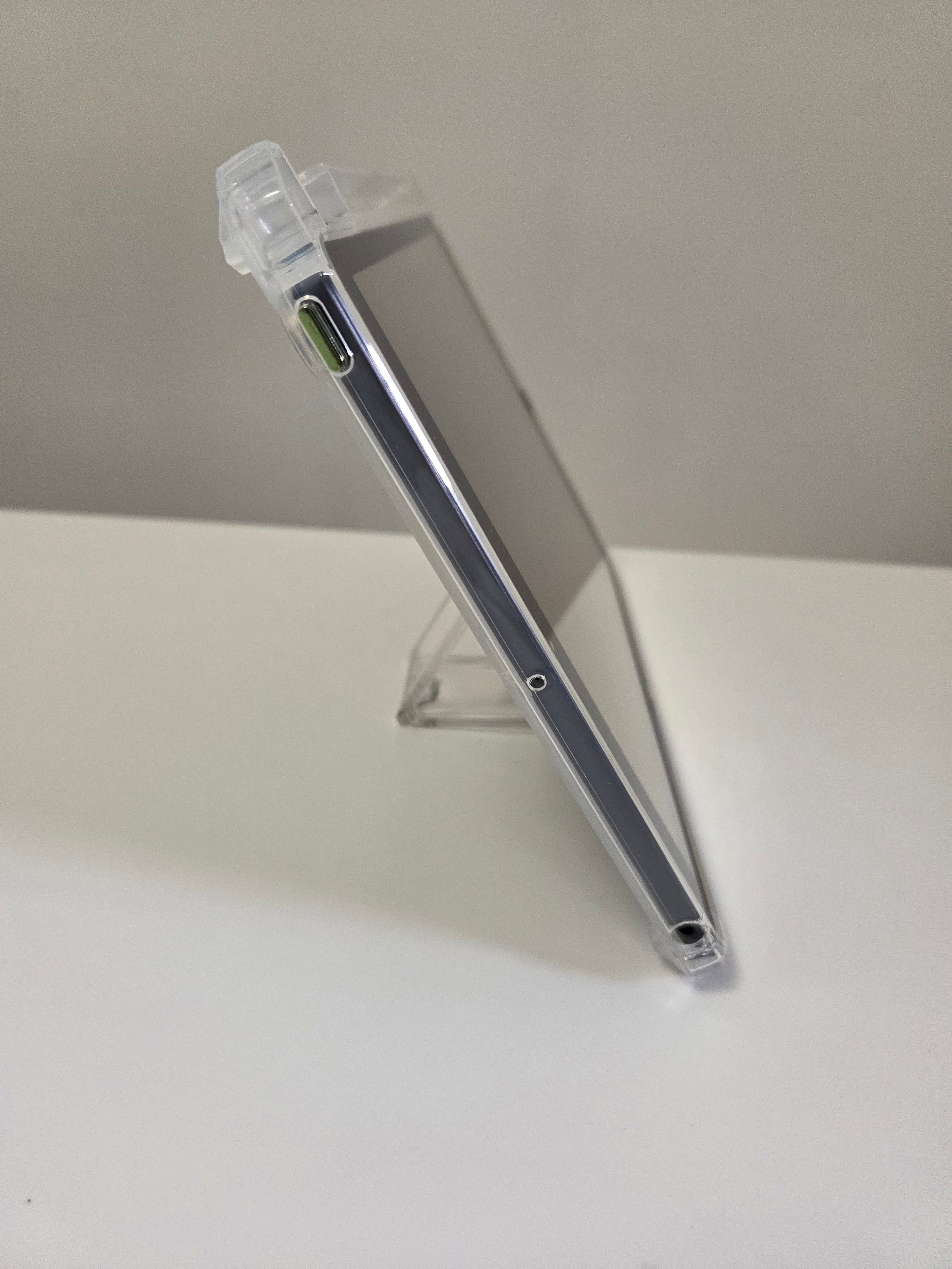 Husa de protectie telefonultau® pentru Apple iPad 7/8/9 10.2", silicon transparent antishock cu colturi intarite, suport integrat pentru tableta si stylus, rezistenta la socuri, ideala pentru filme, jocuri, lectii online si birou, transparenta