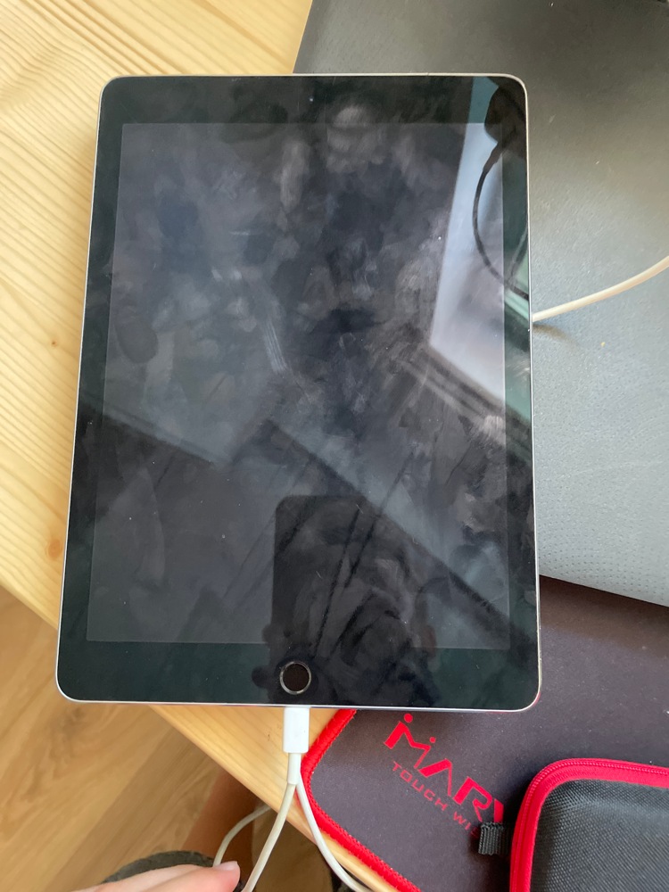 Apple iPad Pro 9.7