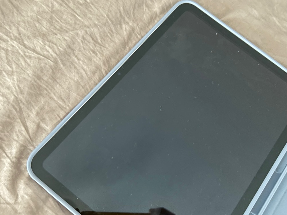 Husa de protectie pentru iPad (A16) 11 generatie de 11 inch 2025, husa pentru iPad 10 generatie de 10, 9 inch 2022, cu suport pentru stilou, husa inteligenta cu suport pliabil in trei, husa spate ultra-subtire din TPU moale, roz