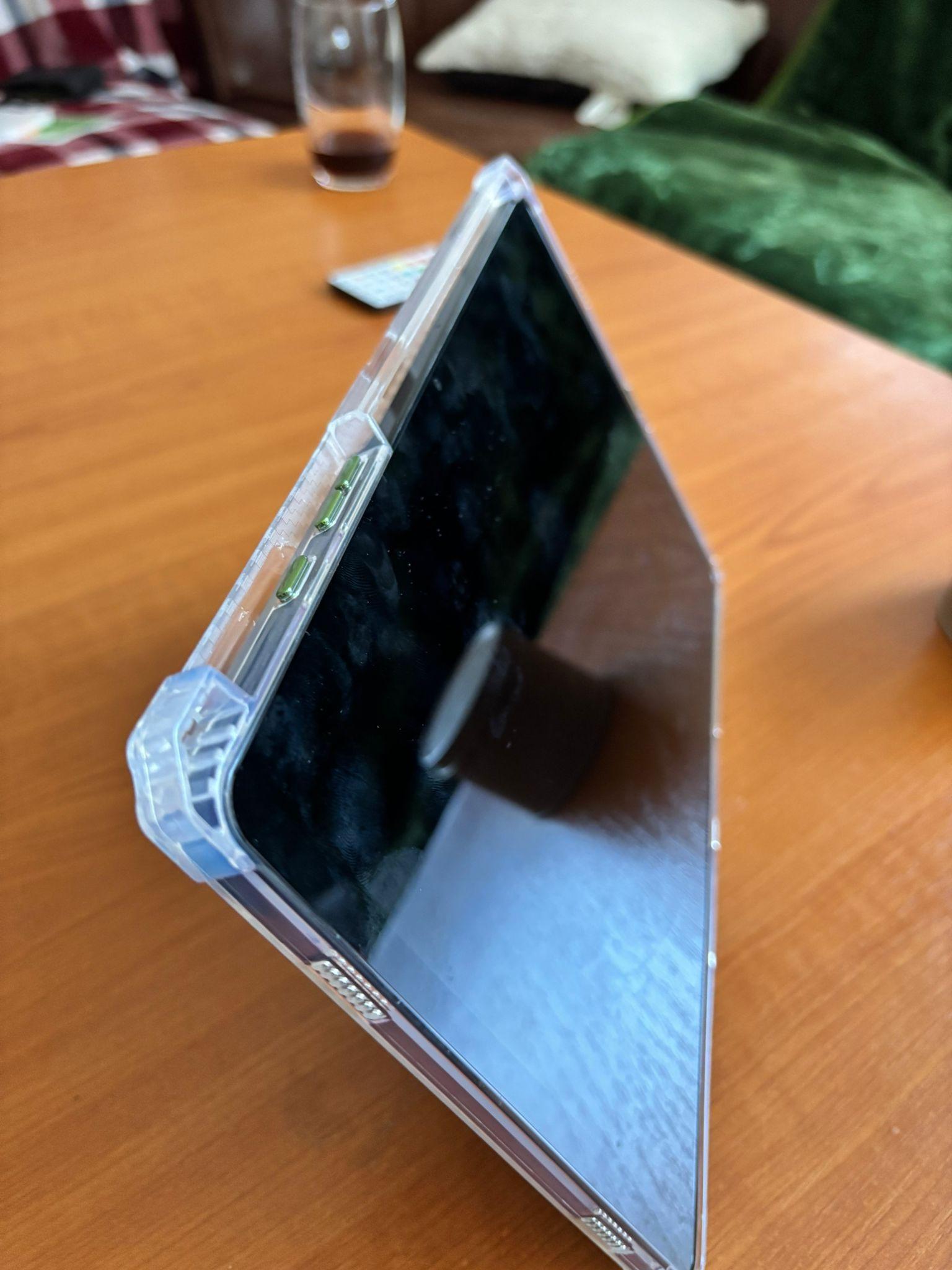 Husa de protectie telefonultau® pentru Samsung Galaxy Tab A9 Plus 11", silicon transparent antishock cu colturi intarite, suport integrat pentru tableta si stylus, rezistenta la socuri, ideala pentru filme, jocuri, lectii online si birou, transparenta