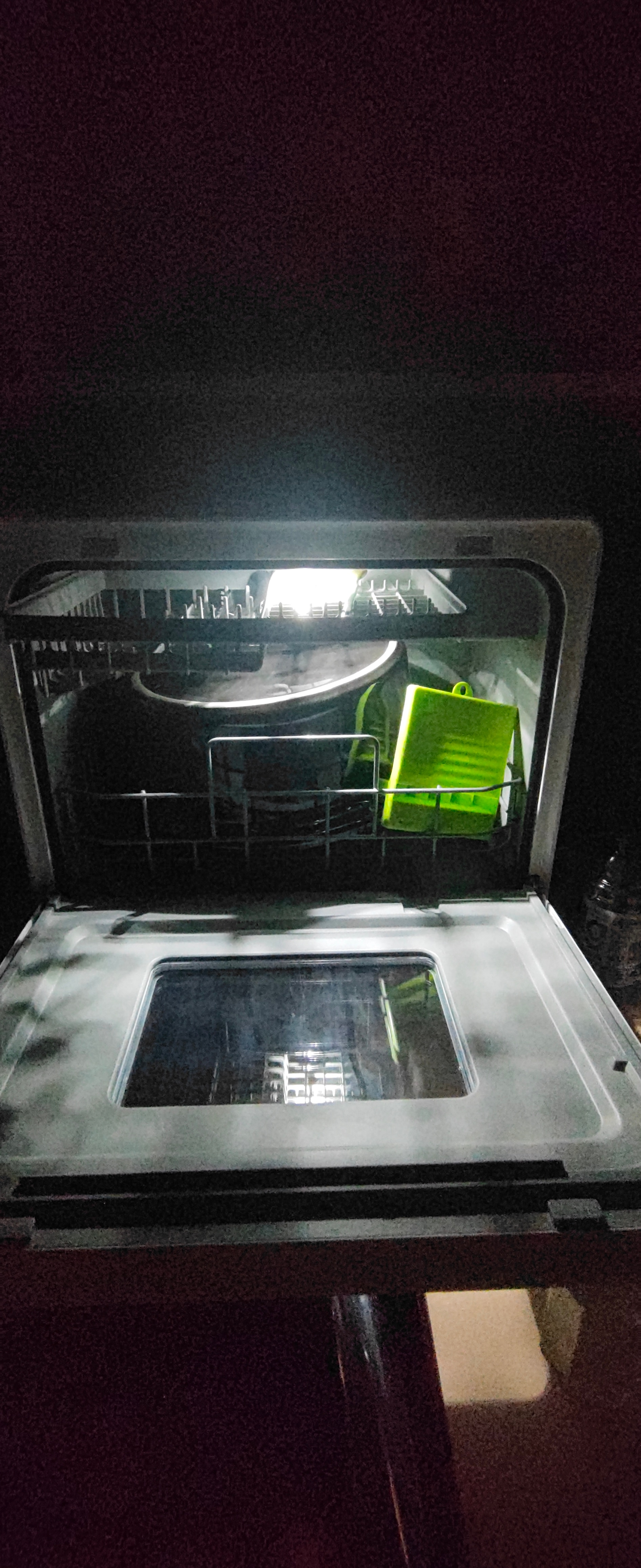 Mini masina de spalat vase, Pentru 5-6 persoane, Sistem dedurizare apa, Pornire programabila,175 kWh/an, Spalare rapida in 28 min, Perfecta pentru camping