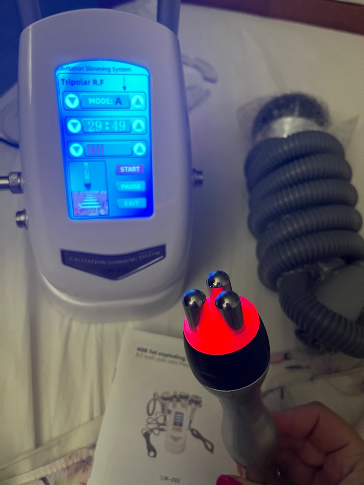 ボディ・フェイスケア CAVITAION SLIMMING SYSTEM LW-202 Qoo10] PRETTYAID 40Khzキャビテーション 光 美顔器 : 美容・健康家電