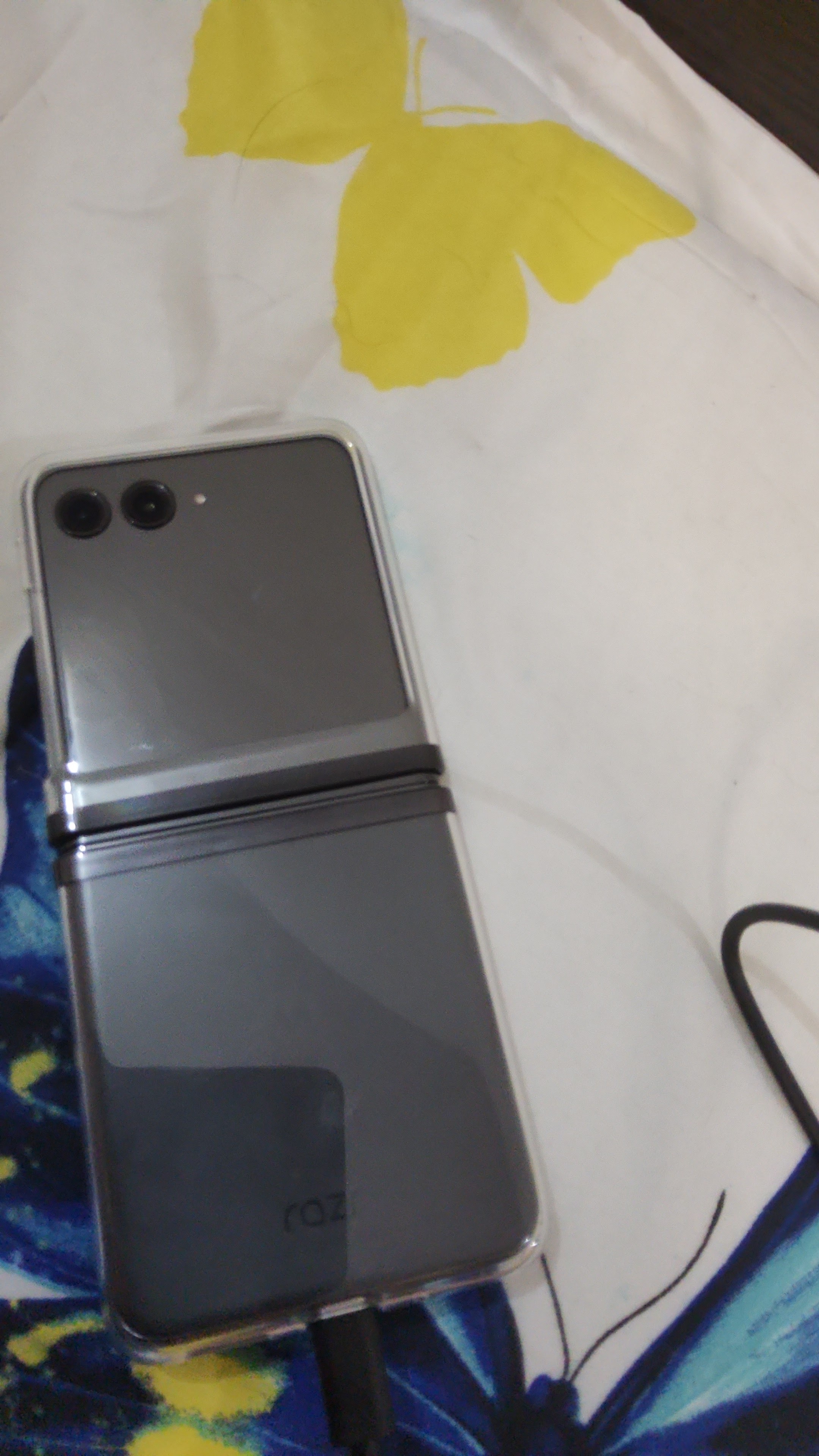 Telefon mobil Motorola razr 40 ultra, Dual SIM, 8GB RAM, 256GB, 5G, Peach Fuzz