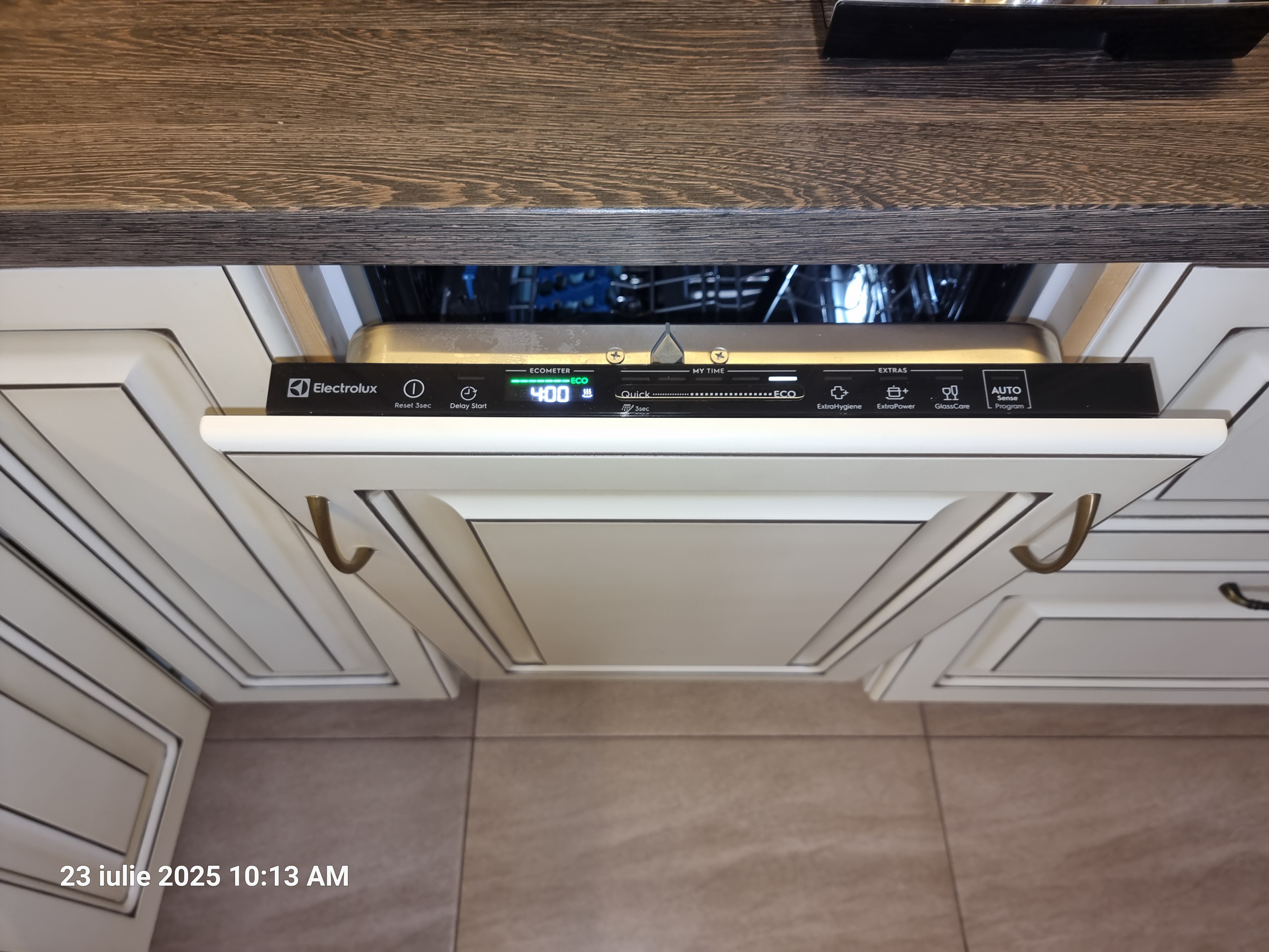 Masina de spalat vase incorporabila Electrolux EEM63301L, 10 seturi, 8 programe, Clasa D, Time Beam, Motor inverter, SatelliteClean, 45 cm