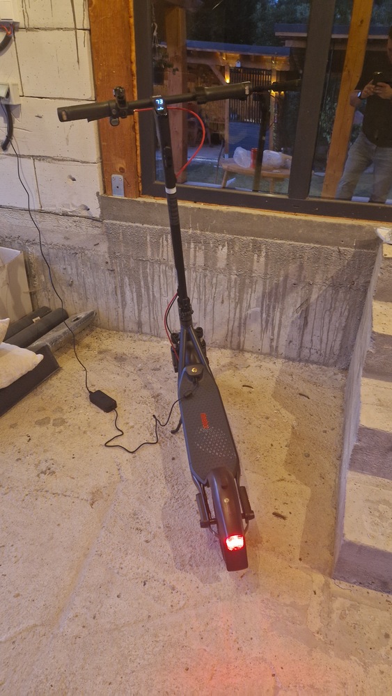 Trotineta Electrica Ninebot eKickScooter F2 Pro E II Powered by