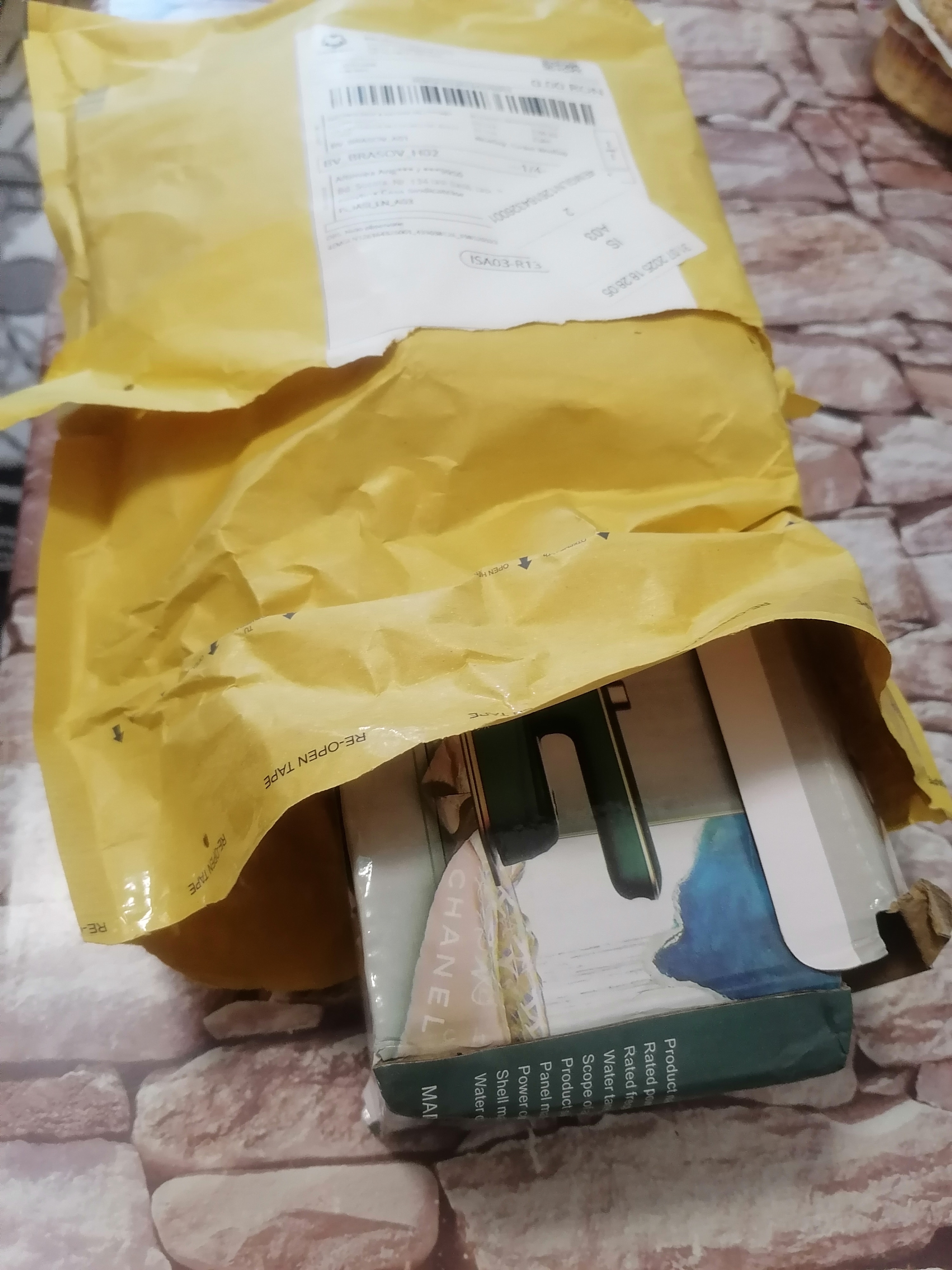 Aburitor si fier de calcat 2-in-1 CJ-FRG-K0563, portabil, talpa ceramica, pentru uscat si abur, ivoriu/auriu