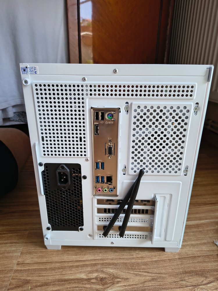 Sistem Desktop Pc Gaming Ambra White Intel Core I7 12700 pana la Sistem Desktop Pc Gaming Ambra White Intel Core I7 12700 pana la