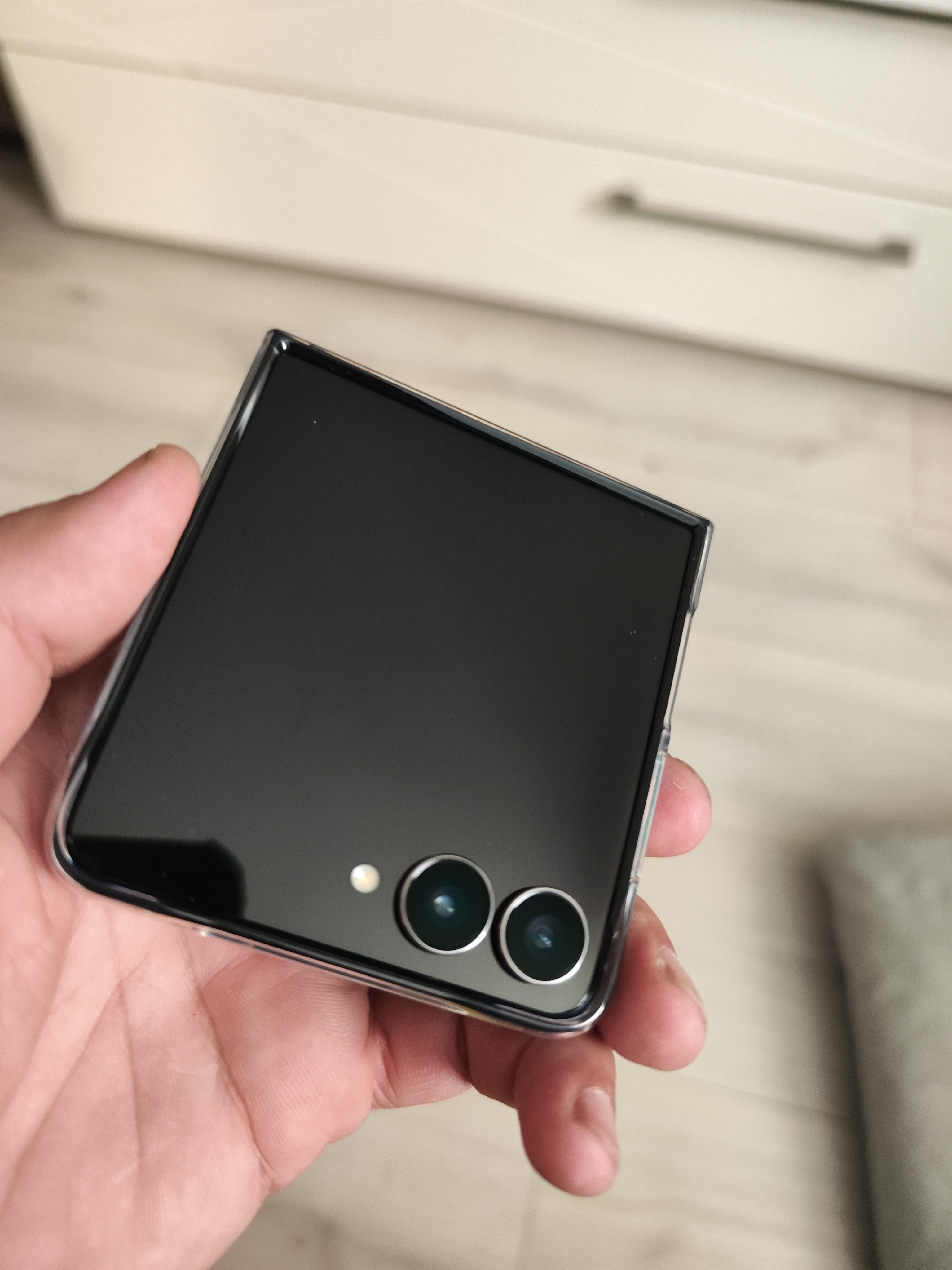 Telefon mobil Samsung Galaxy Z Flip7, 12GB RAM, 512GB, 5G, Coralred