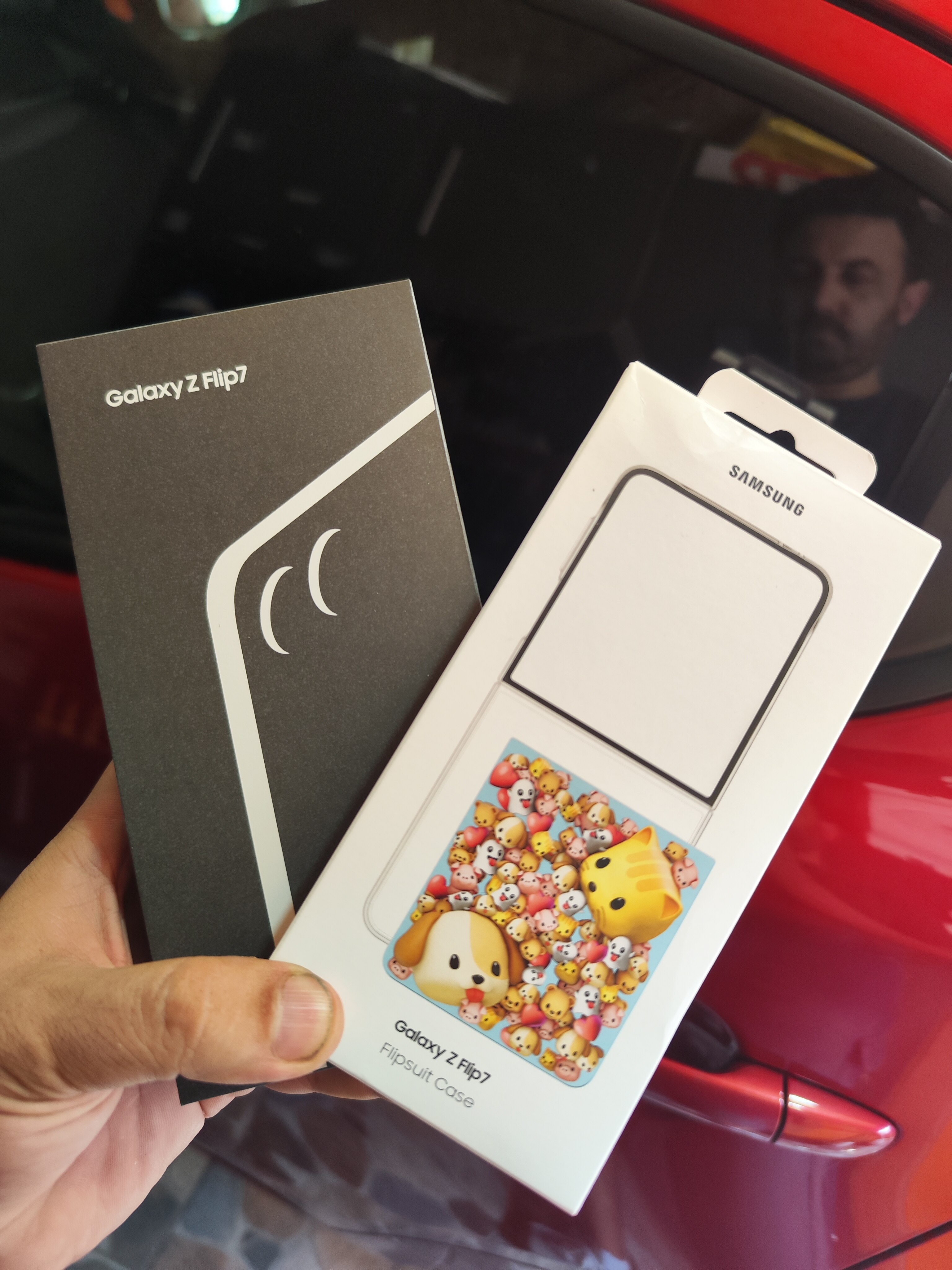 Telefon mobil Samsung Galaxy Z Flip7, 12GB RAM, 512GB, 5G, Coralred