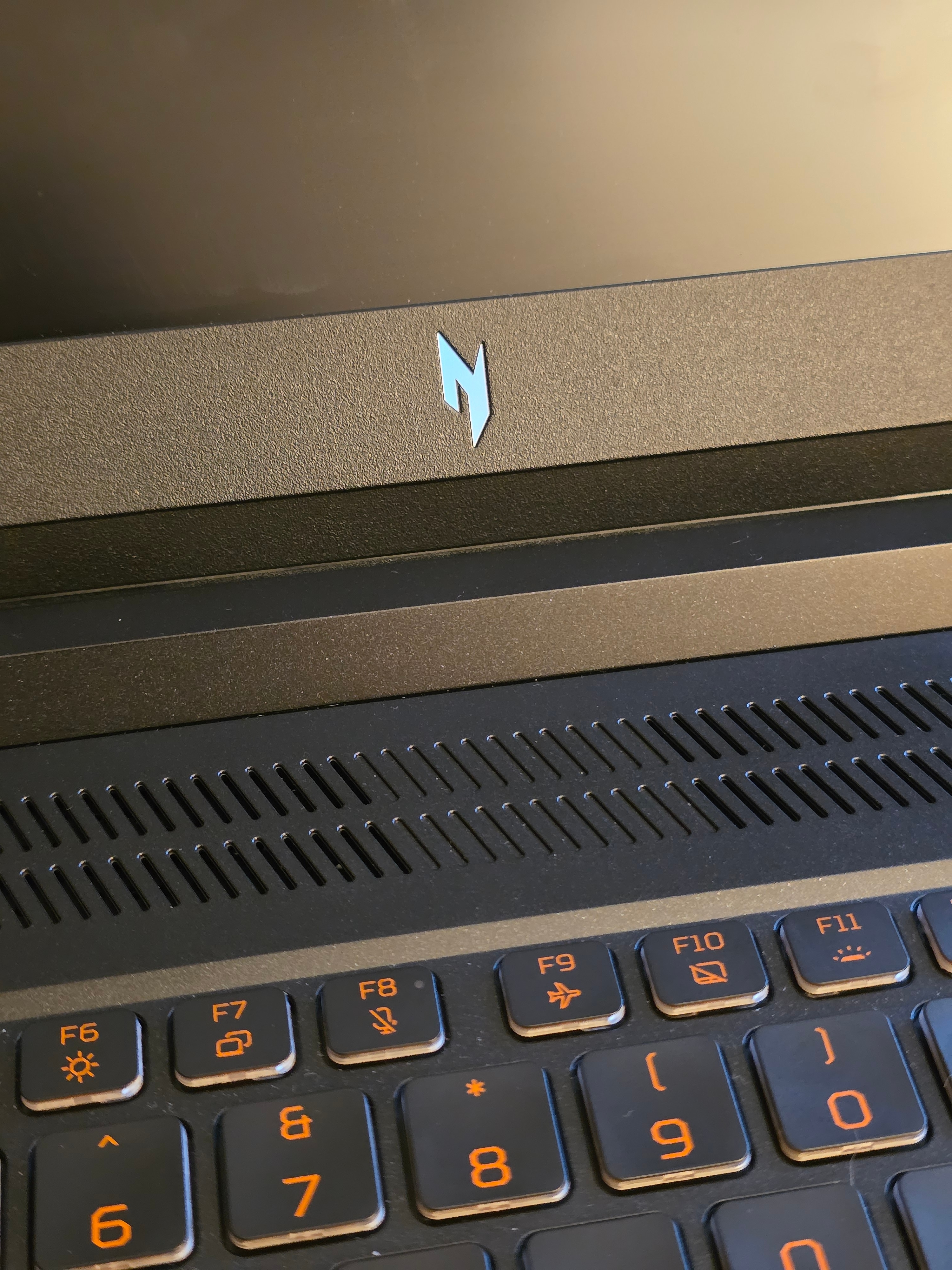 Laptop Gaming Acer Nitro V 16 ANV16-71 cu procesor Intel® Core™ i5 14450HX pana la 4.8GHz, 16'' WUXGA, IPS, 165Hz, 16GB DDR5 RAM, 512GB SSD, NVIDIA® GeForce RTX 4050 6GB GDDR6, No OS, Obsidian Black