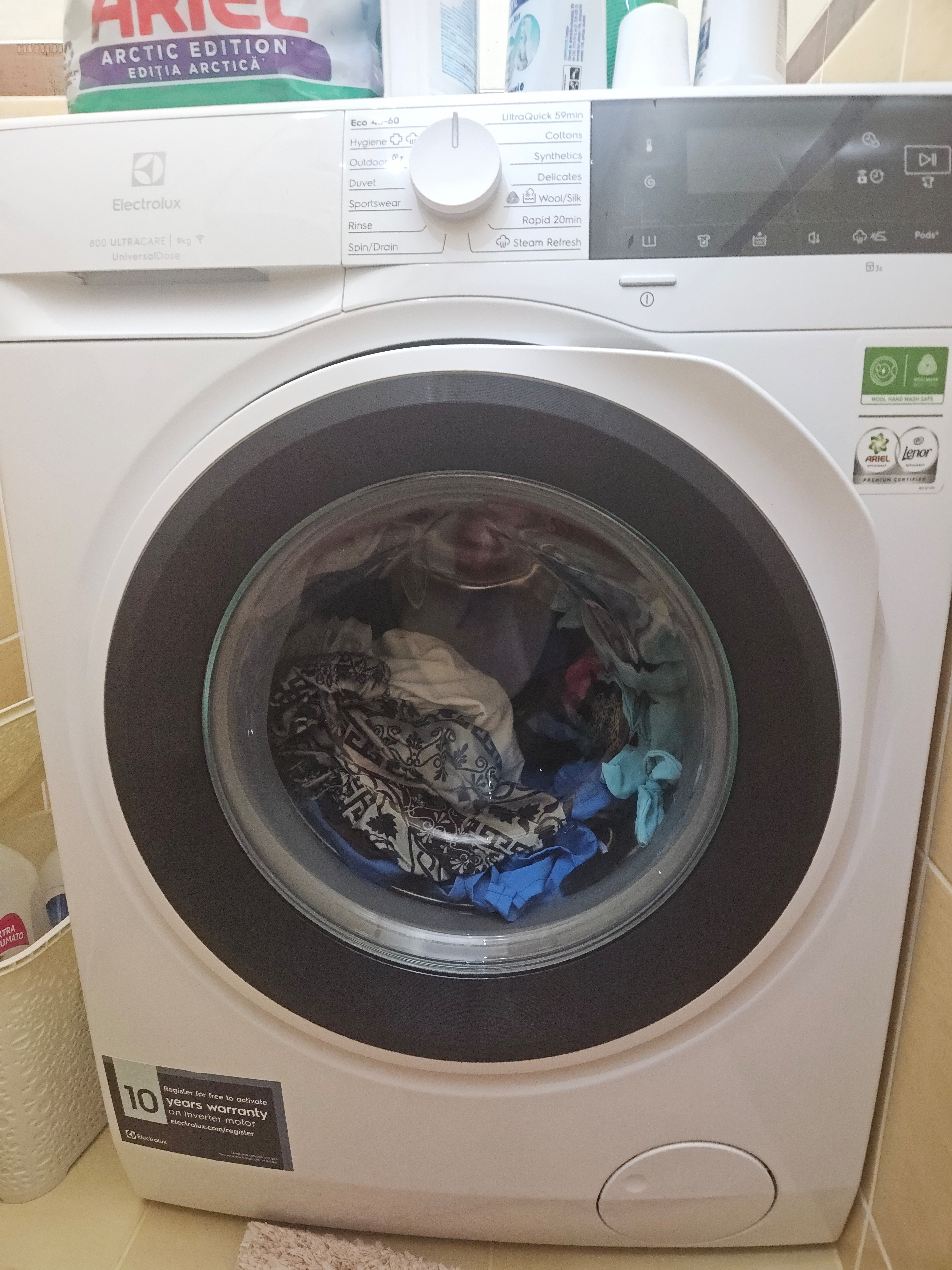 Masina de spalat rufe Electrolux Ecoline EW8F3494EQ, 9 kg, 1400 RPM, WiFi, Clasa A, Motor Inverter, Dozator Universal detergent, UltraCare, TimeManager, Abur Improspatare/EasyIron, Rapid 20 min, Alb