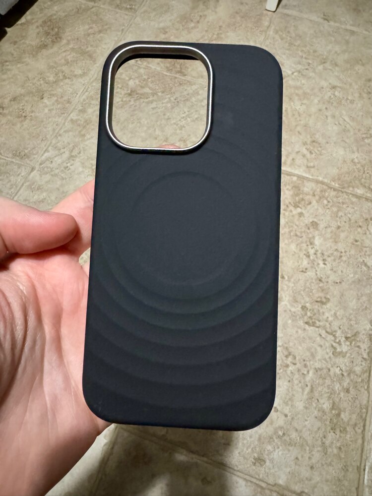 Husa de protectie, pentru Apple iPhone 16 Pro, incarcare MagSafe, protectie si aspect premium, model Wave Liquid Silicone, negru