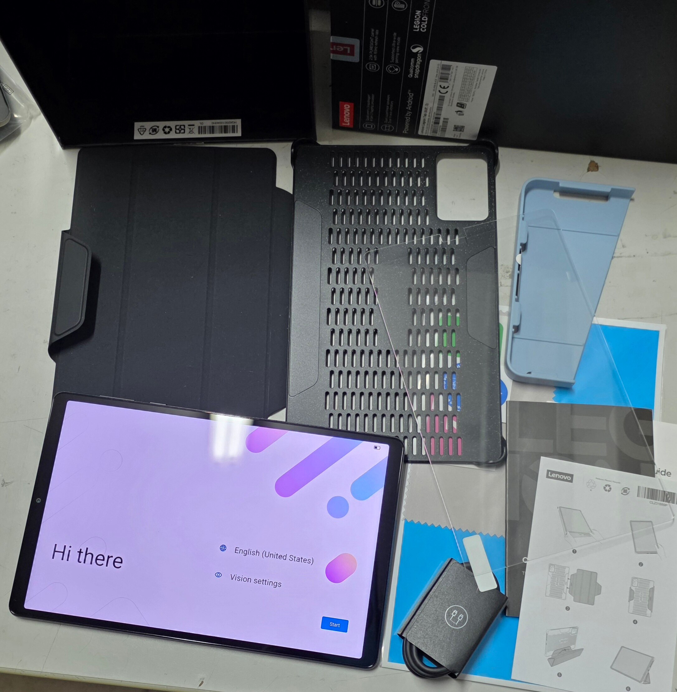 Tableta Lenovo Legion Tab 2025, Octa-Core, 8.8" 2.5K (2560x1600) , 12GB RAM, 256GB, Wi-fi, Eclipse Black + Folio Case + folie protectie ecran