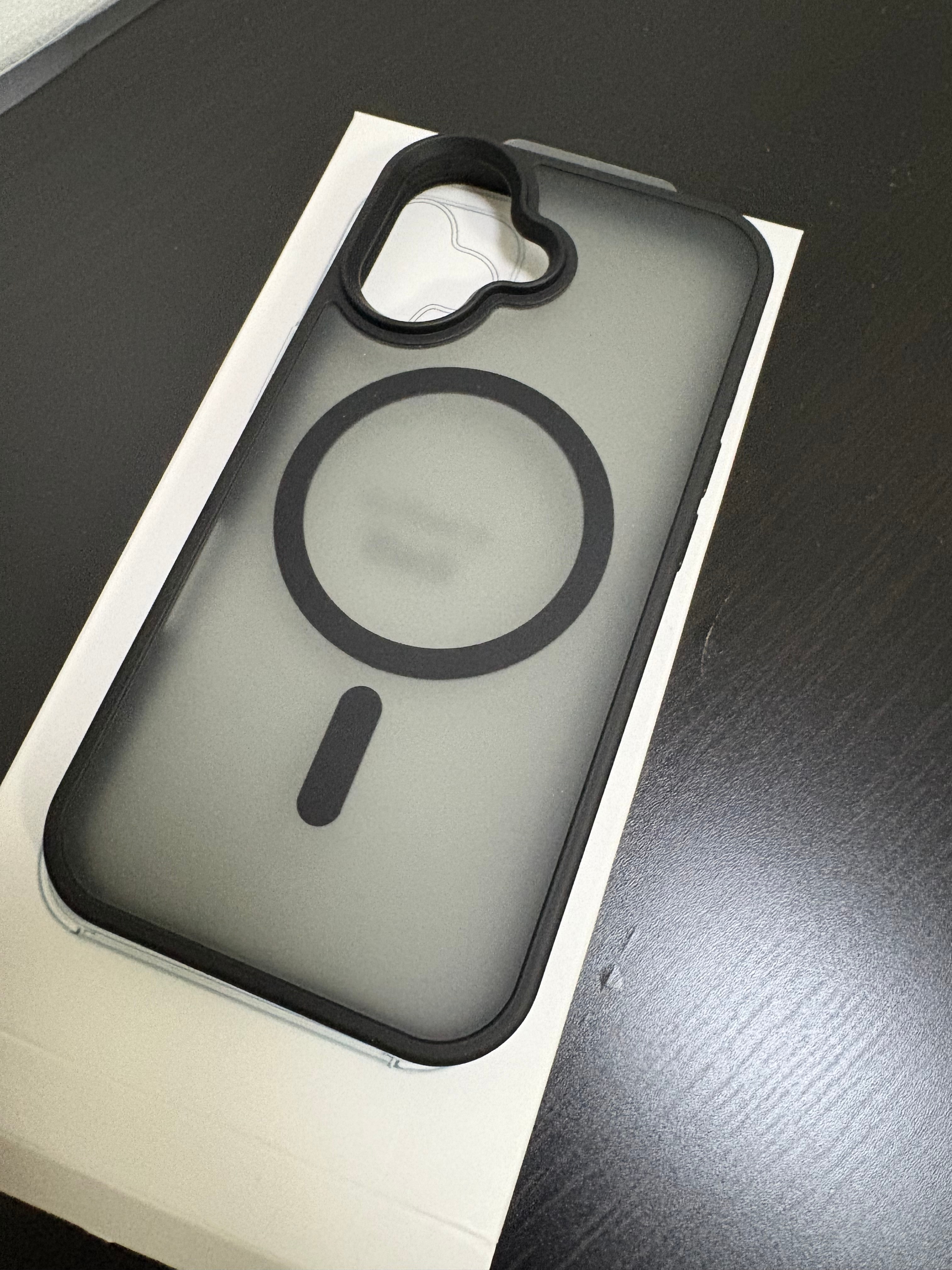 Husa pentru iPhone 16, MagSafe, Hybrid Ultra Slim, Carcasa Spate Mat, Protectie Militara Antisoc, Negru