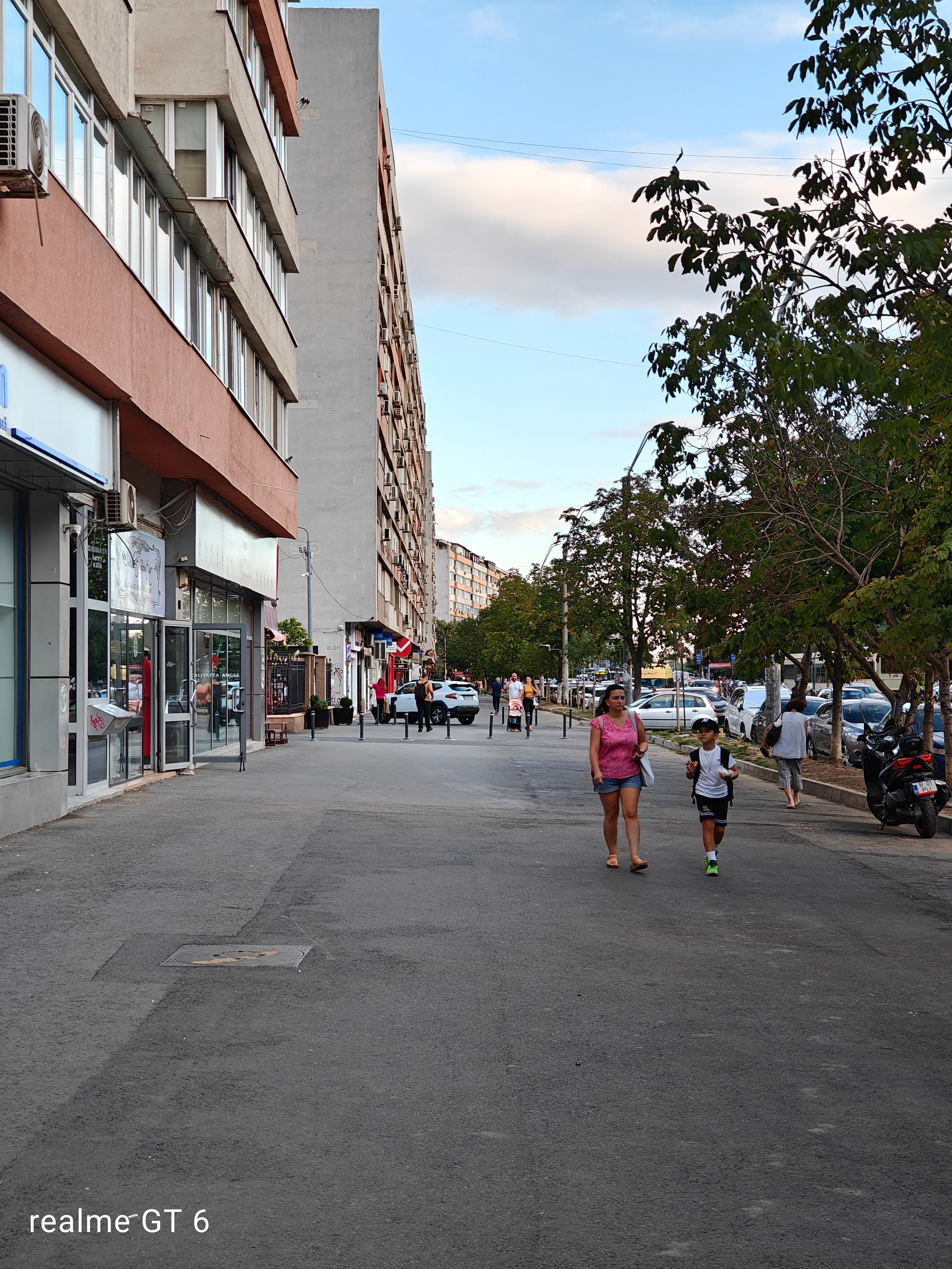 RESIGILAT: Telefon mobil realme GT6, 12GB RAM, 256GB, 5G, Razor Green