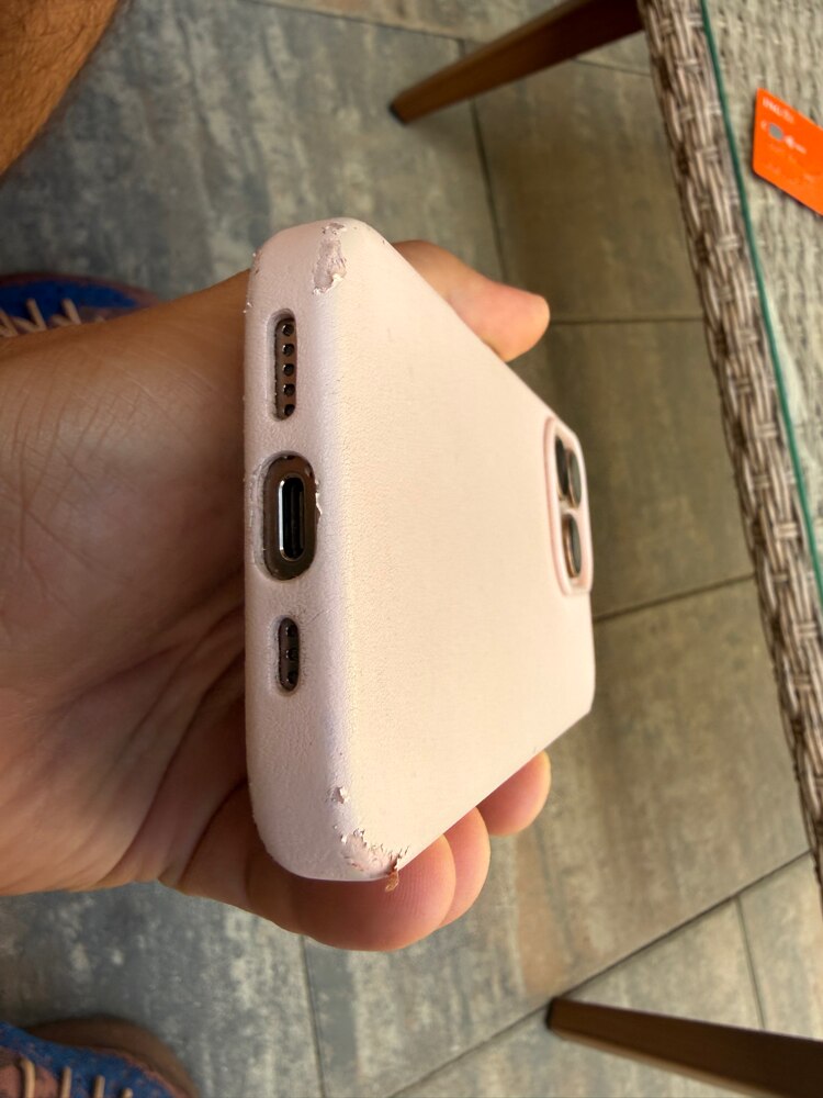 Husa pentru iPhone 16 Pro Daden® MagCover Leather, Magsafe, Piele Naturala, Antisoc, Incarcare Wireless, Violet