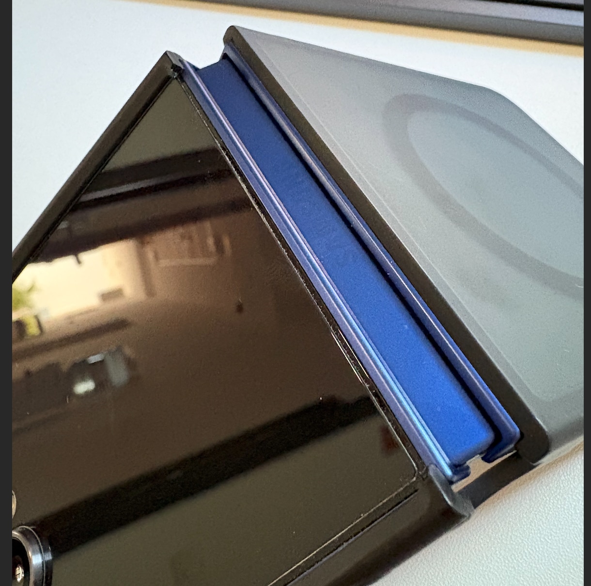 Husa de Protectie, Compatibila Samsung Galaxy Z Flip7, Doctor Shield Fantom, MagSafe - Negru