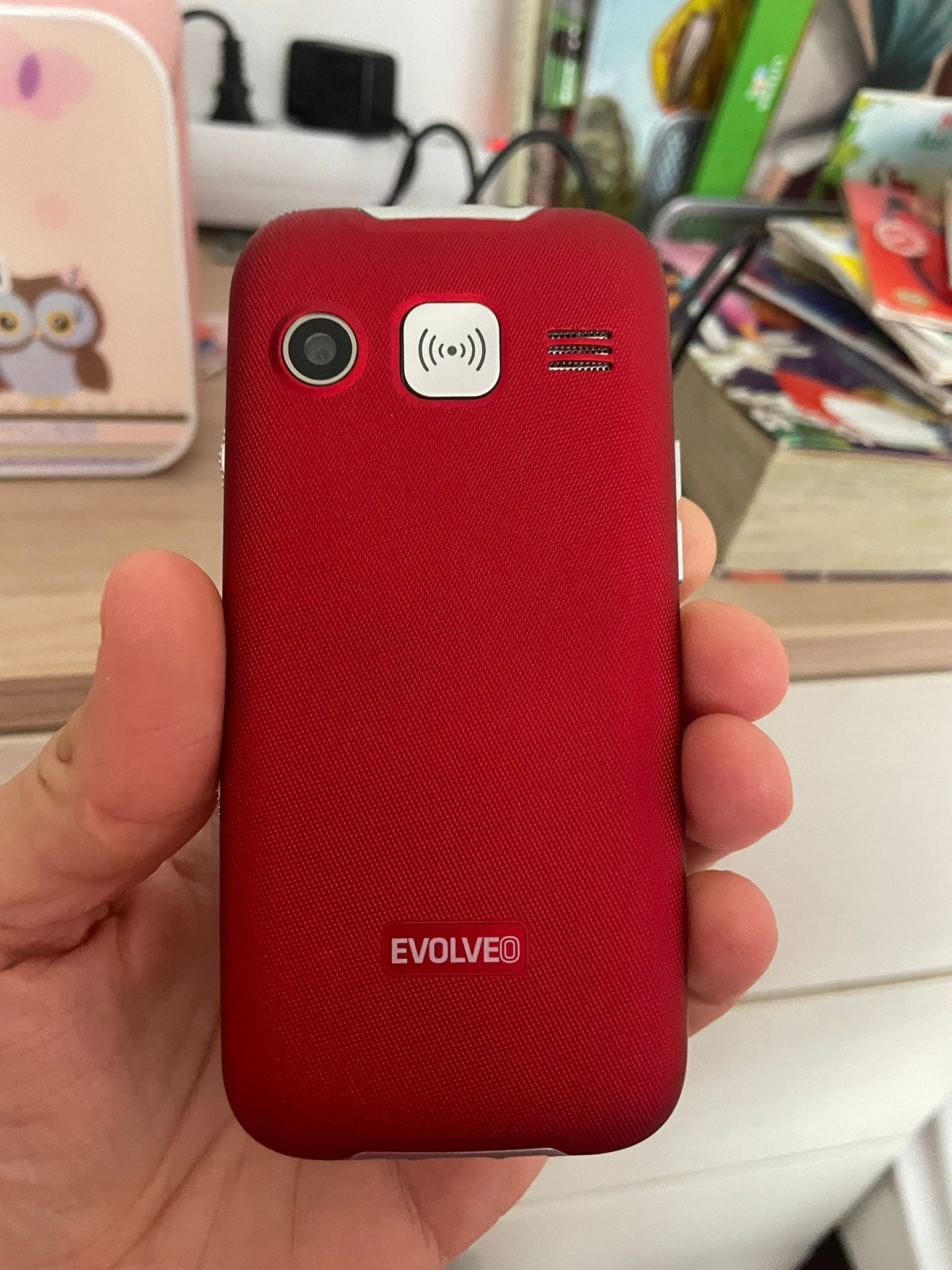 EVOLVEO EasyPhone XR, telefon mobil pentru seniori cu suport de incarcare, rosu