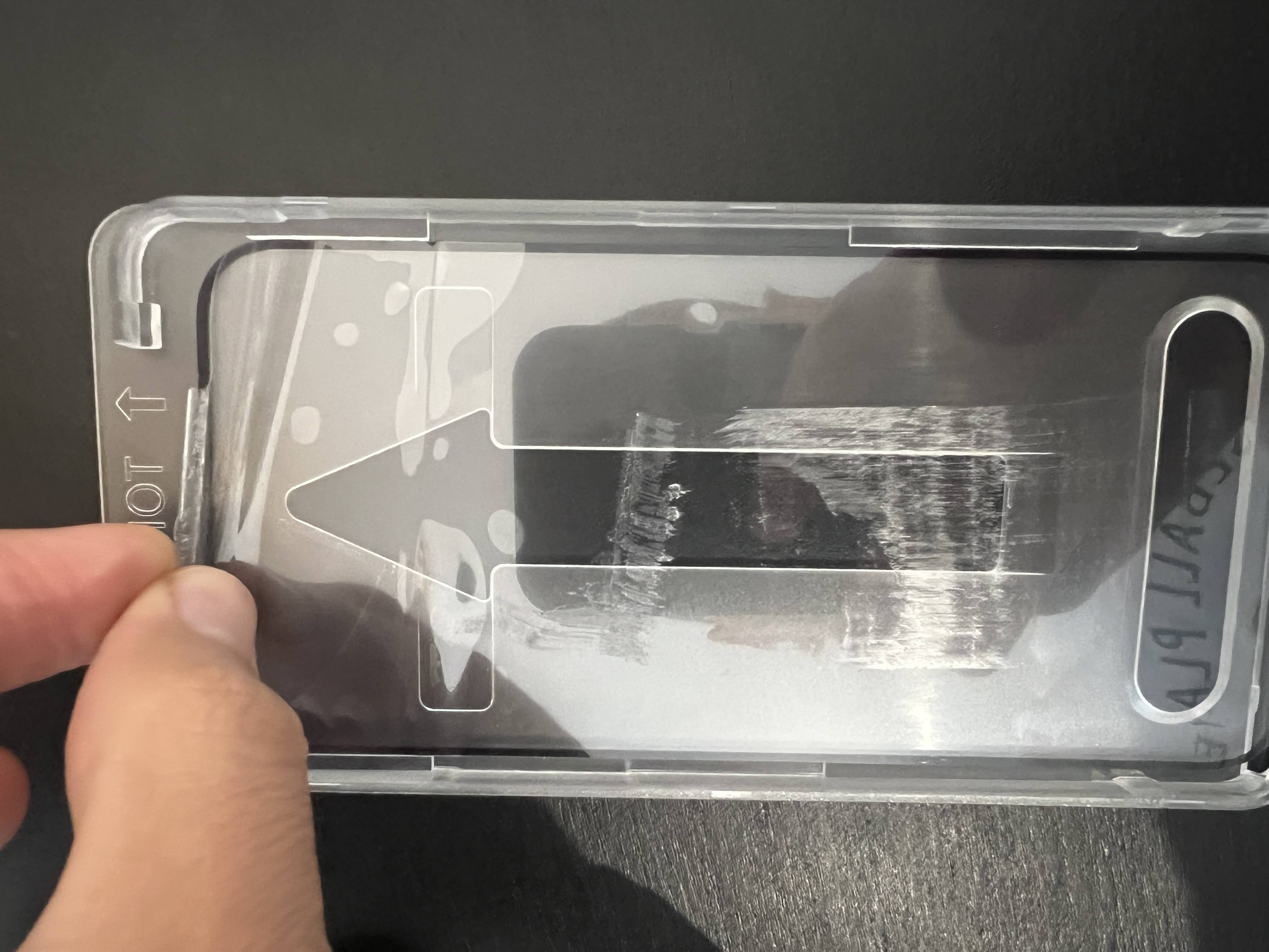 Folie de Protectie Clear, InstaShield by VeReTech pentru iPhone 15 Pro Max, cu Kit de Aplicare Instanta si Functie Automata de Indepartare a Prafului, din Sticla Securizata 9H+, Ultra Claritate Super HD, Tratament Electronic Oleofobic si Anti Amprente