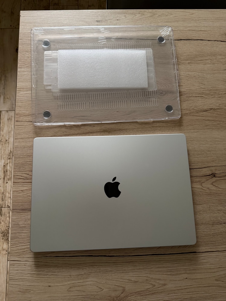 Carcasa Hard Shell pentru MacBook Air 15 (2023/2024/2025) M Series (M4/M3/M2) (A2941/A3114/A3241), Husa & Protectie MacBook, Negru transparent