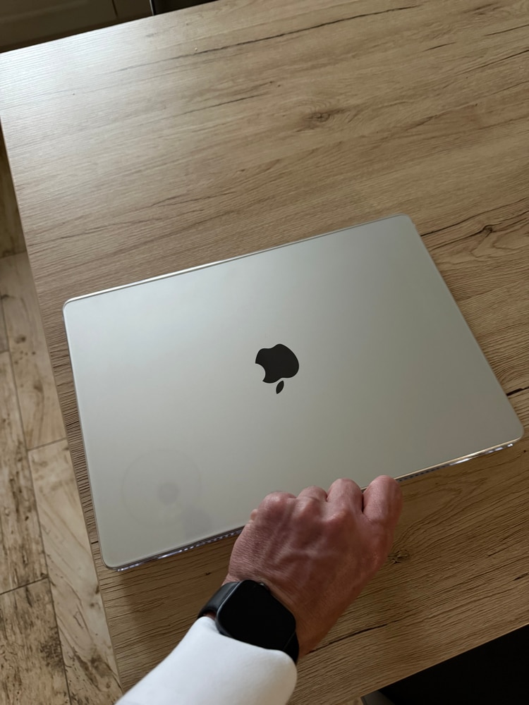 Carcasa Hard Shell pentru MacBook Air 15 (2023/2024/2025) M Series (M4/M3/M2) (A2941/A3114/A3241), Husa & Protectie MacBook, Negru transparent