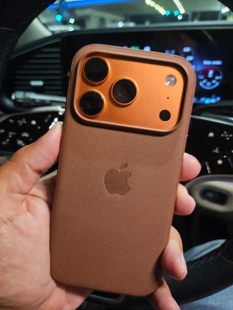 Husa de protectie Apple TechWoven Case cu MagSafe pentru iPhone 17