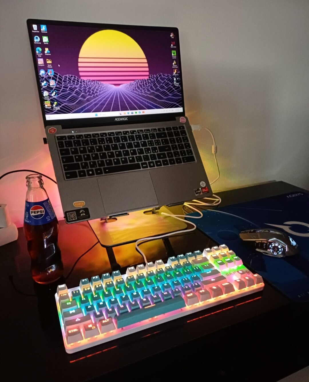 Laptop ACEMAGIC cu procesor Intel Alder Lake-N97 pana la 3.6 GHz, 15.6" IPS 1080P, 16GB DDR4 RAM, 512GB SSD, Windows 11 Pro, Carcasa metalica, WiFi, BT5.0