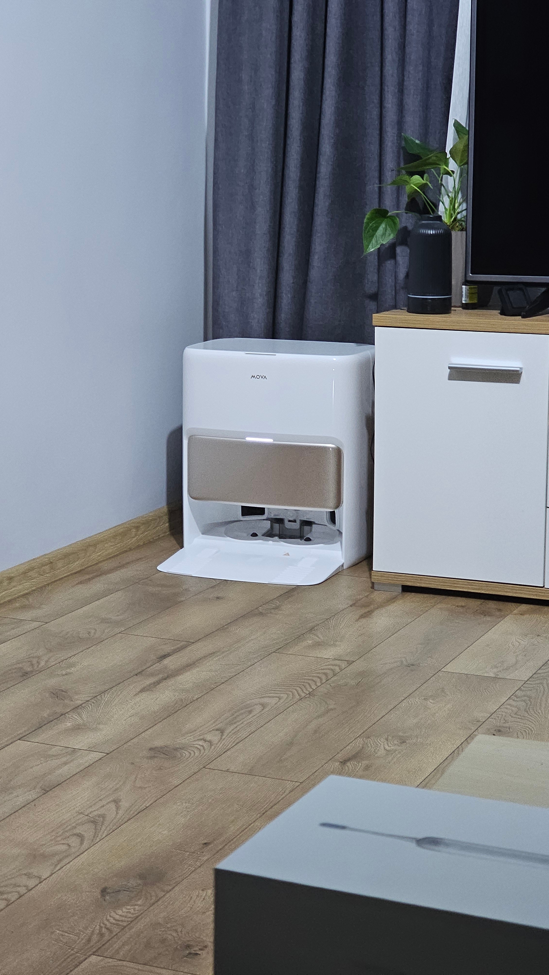 Robot aspirator si mop MOVA V50 Ultra Complete, 24000Pa, Auto-curatare, Perii anti-incurcare, Statie inteligenta, Alb