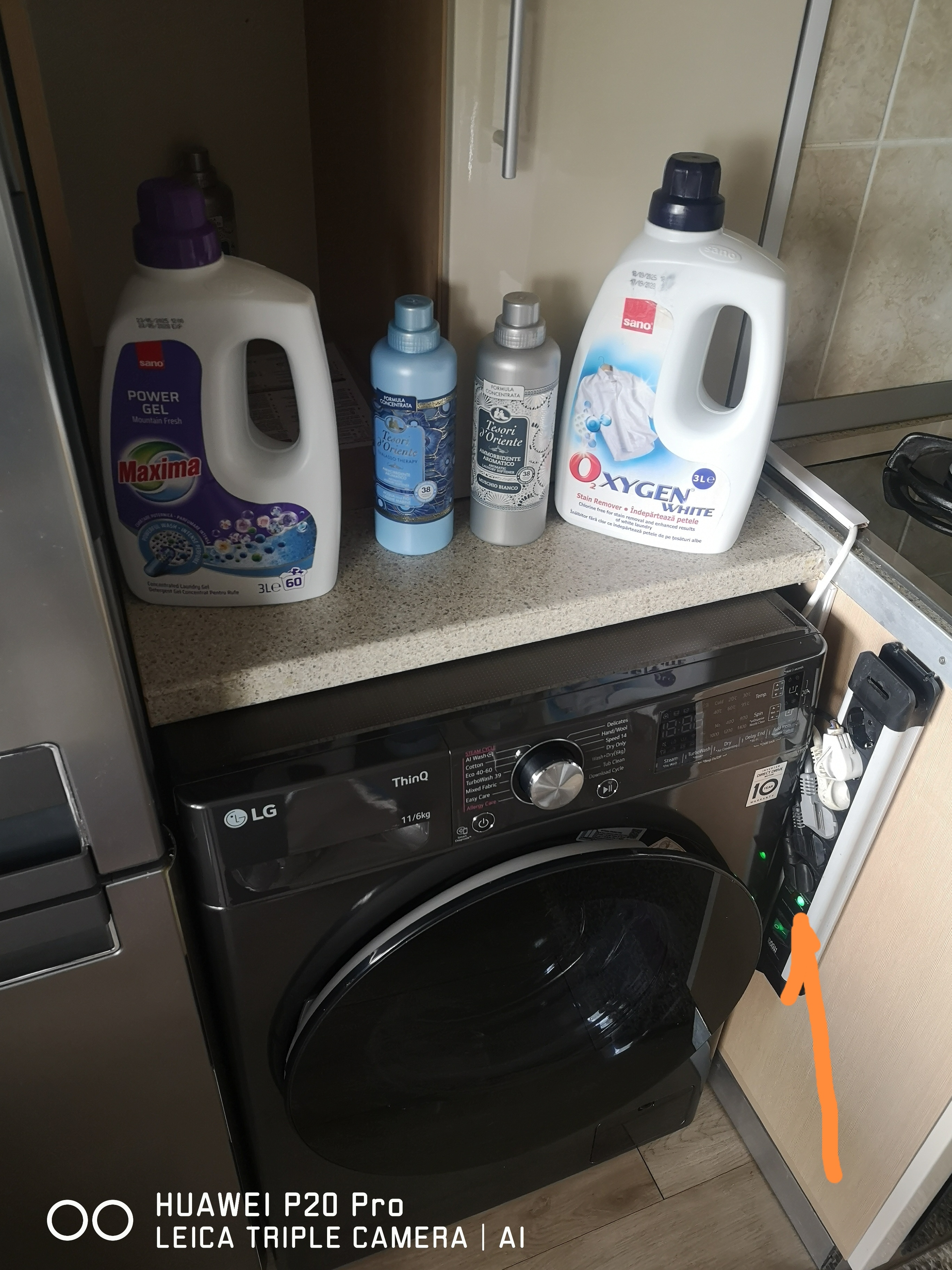 Masina spalat cu uscator LG F4DR711S2BA, Spalare 11 kg / Uscare 6kg, 1400 RPM, Motor Direct Drive Inverter, Spa, Turbo Wash 39, Wi-Fi, Clasa D, Autodose, Negru