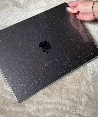 Carcasa Glitter Hard Shell pentru MacBook Air 15 (2026/2025/2024/2023) M5/M4/M3/M2 (A3448/A3241/A3114/A2941), Husa & Protectie MacBook, Negru transparent