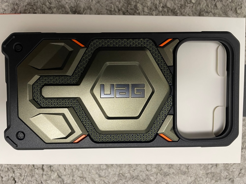Husa de protectie UAG Monarch Pro pentru iPhone 17 Pro Max, Titanium