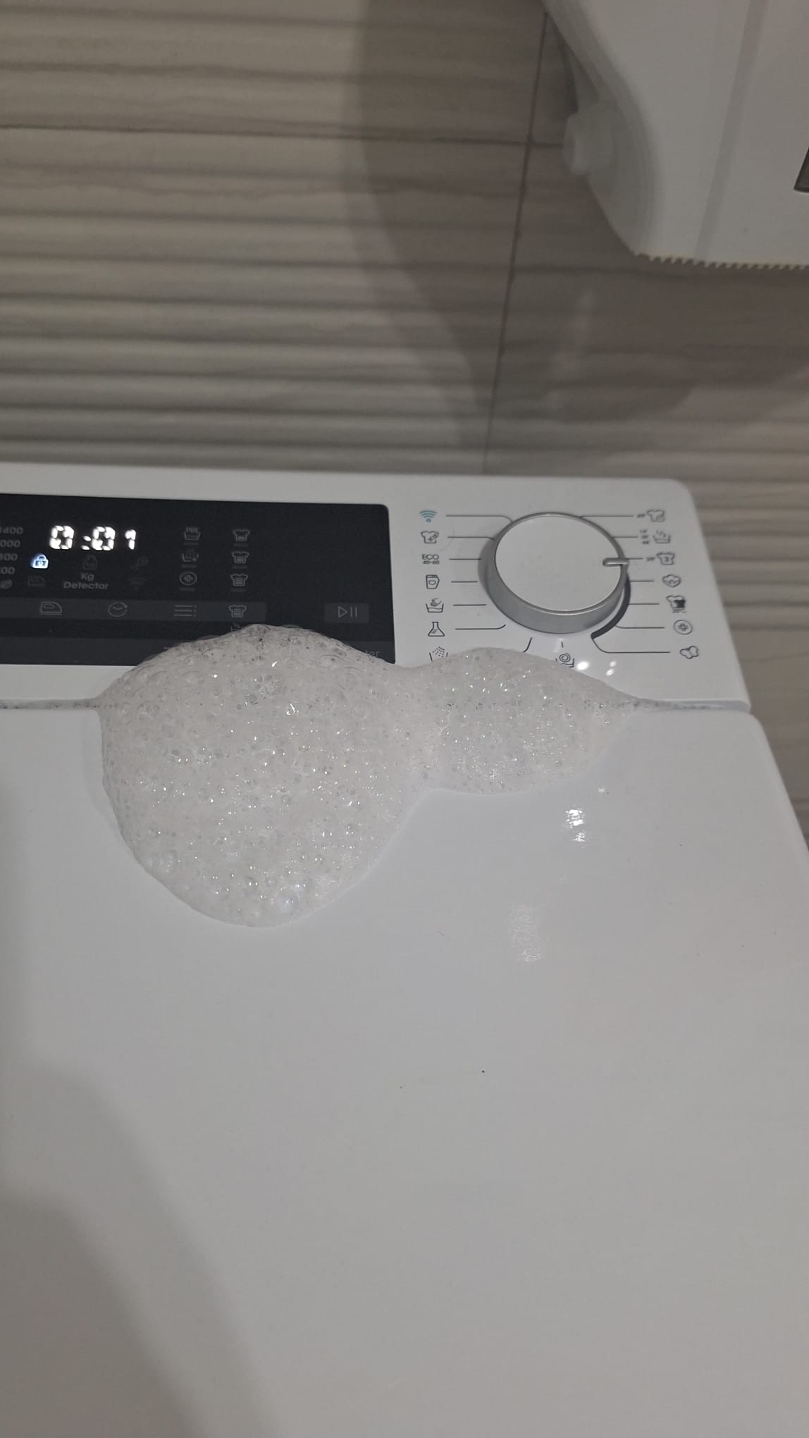 Masina de spalat rufe cu incarcare verticala Candy TCA474TM5-S, 7 kg, 1400 RPM, Clasa A, Motor Inverter, Display digital 4D, Wifi,Mix Power Systems, Gentle touch opening, Alb