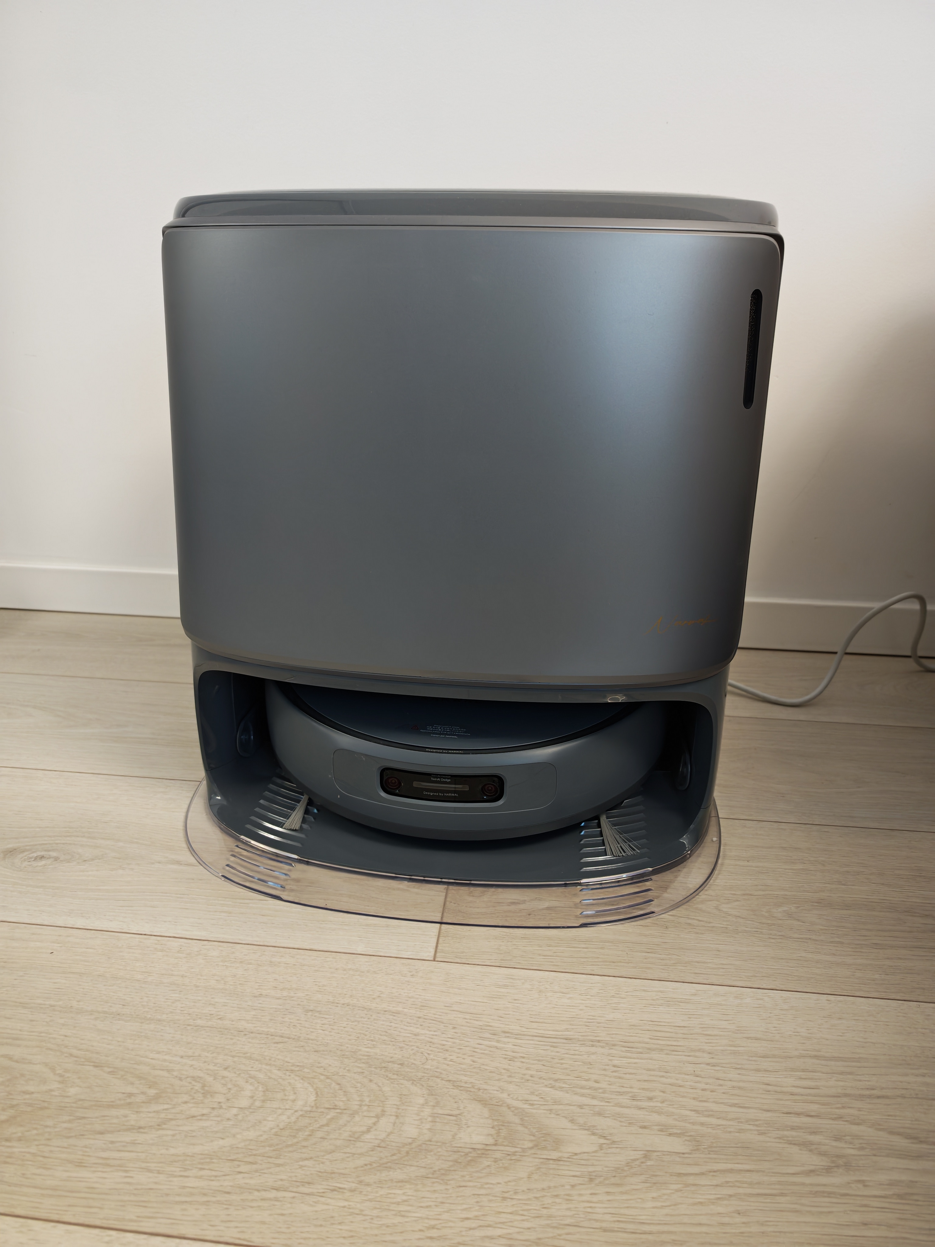 Robot de aspirare Narwal Freo Z Ultra CP-ZD-A00053-00-00, aspirator&mop&statie incarcare all-in-one, 12000Pa, 2 x camere RGB , 2x cipuri AI, 1080P HD, baterie 5200mAh, gri