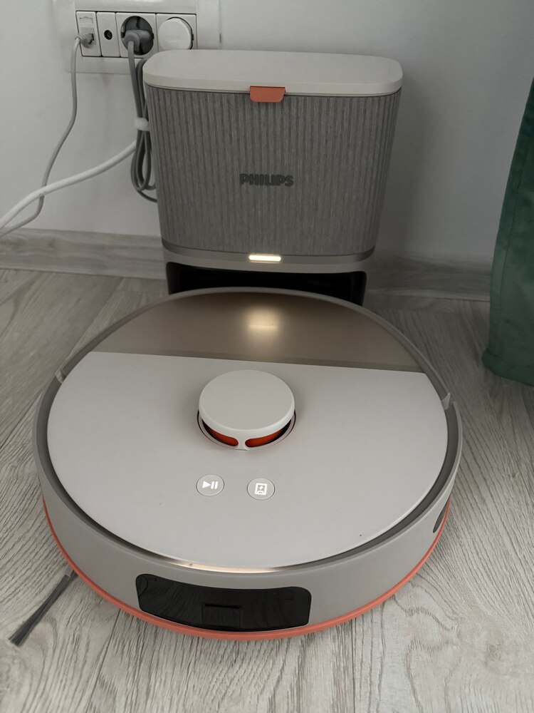 Aspirator robot si mop Philips XU5100/20 seria 5000, statie de golire automata, navigare LDS, mop rotativ, 10.000 Pa, Perie antiîncurcare, Detectare obstacole mici, Detectare automata a covoarelor, culoare bej