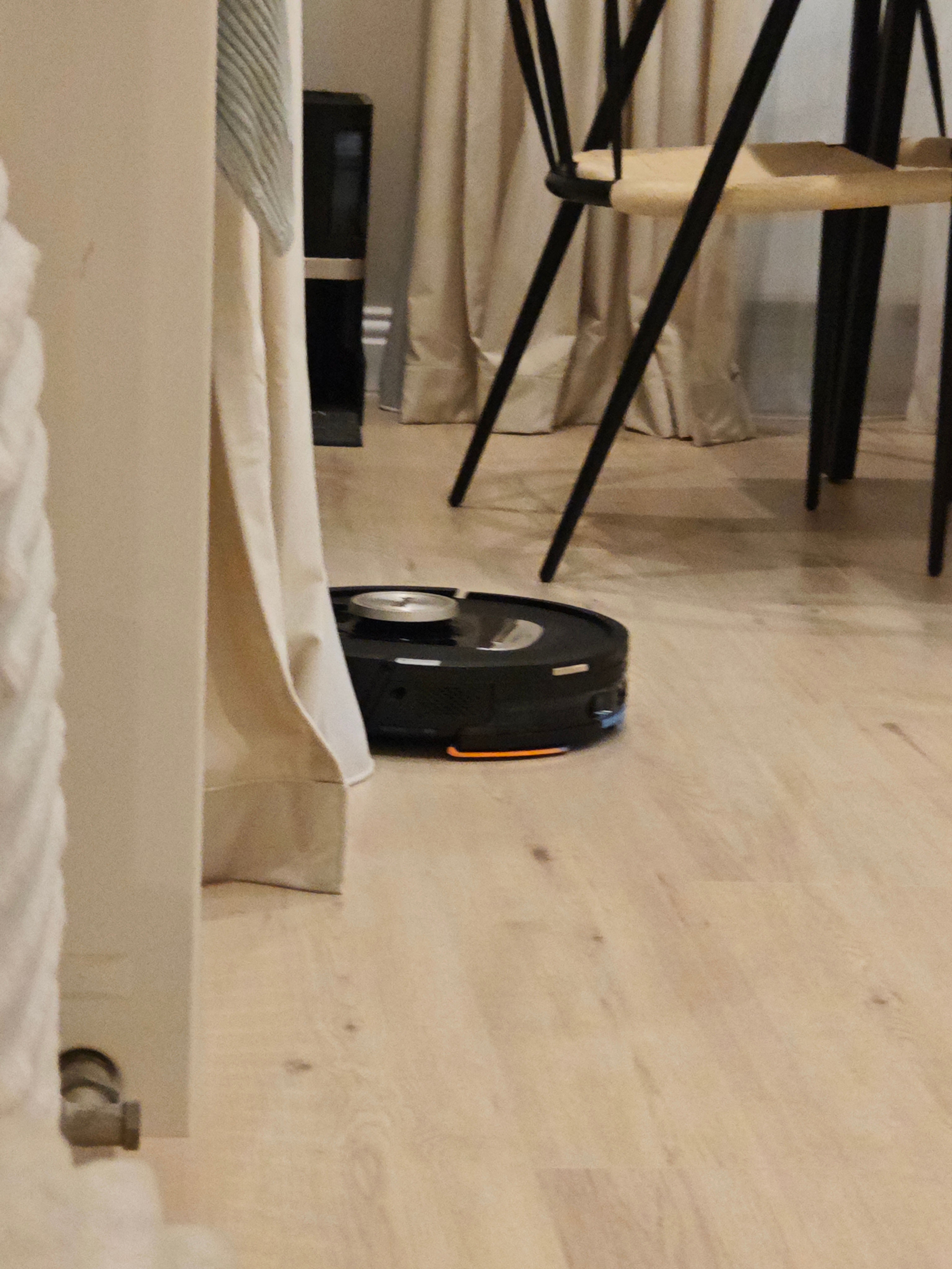 Robot de aspirare cu mop Shark PowerDetect NeverTouch Pro 2in1 RV2800ZEEU, statie NeverTouch Pro reincarcare, auto-curatare, alimentare cu apa si golire automata, 2l, 14.8V, autonomie max 110 min, negru