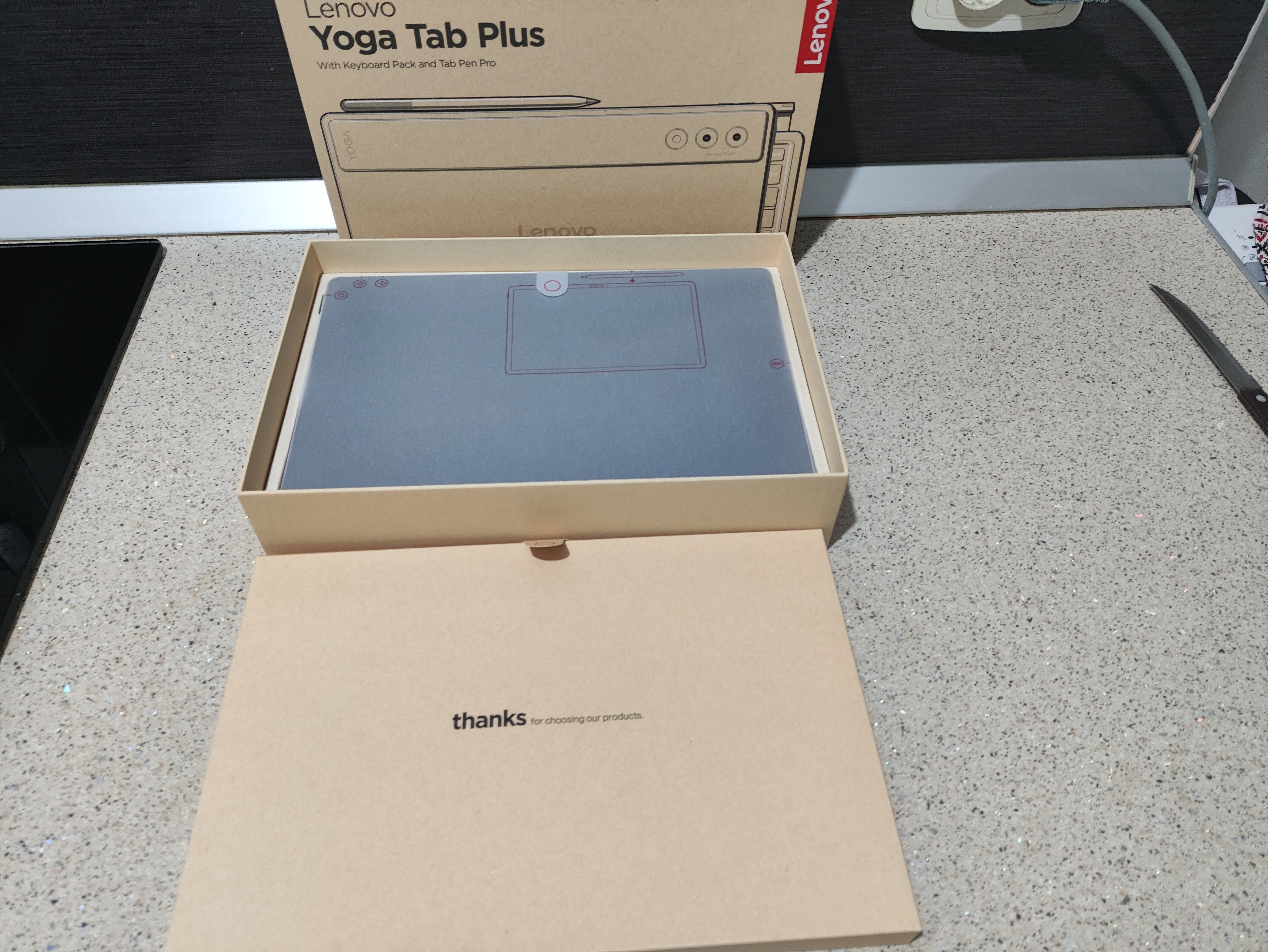 Tableta Lenovo Yoga Tab Plus, Octa-Core, 12.7" 3K (2944x1840) LTPS, 16GB RAM, 512GB, Wi-fi, Seashell + Lenovo® 2-in-1 Keyboard Pack + Lenovo Tab Pen Pro