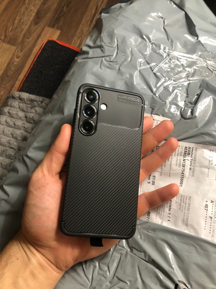 Husa Alc Mobile auto focus carbon compatibila cu Samsung Galaxy S25
