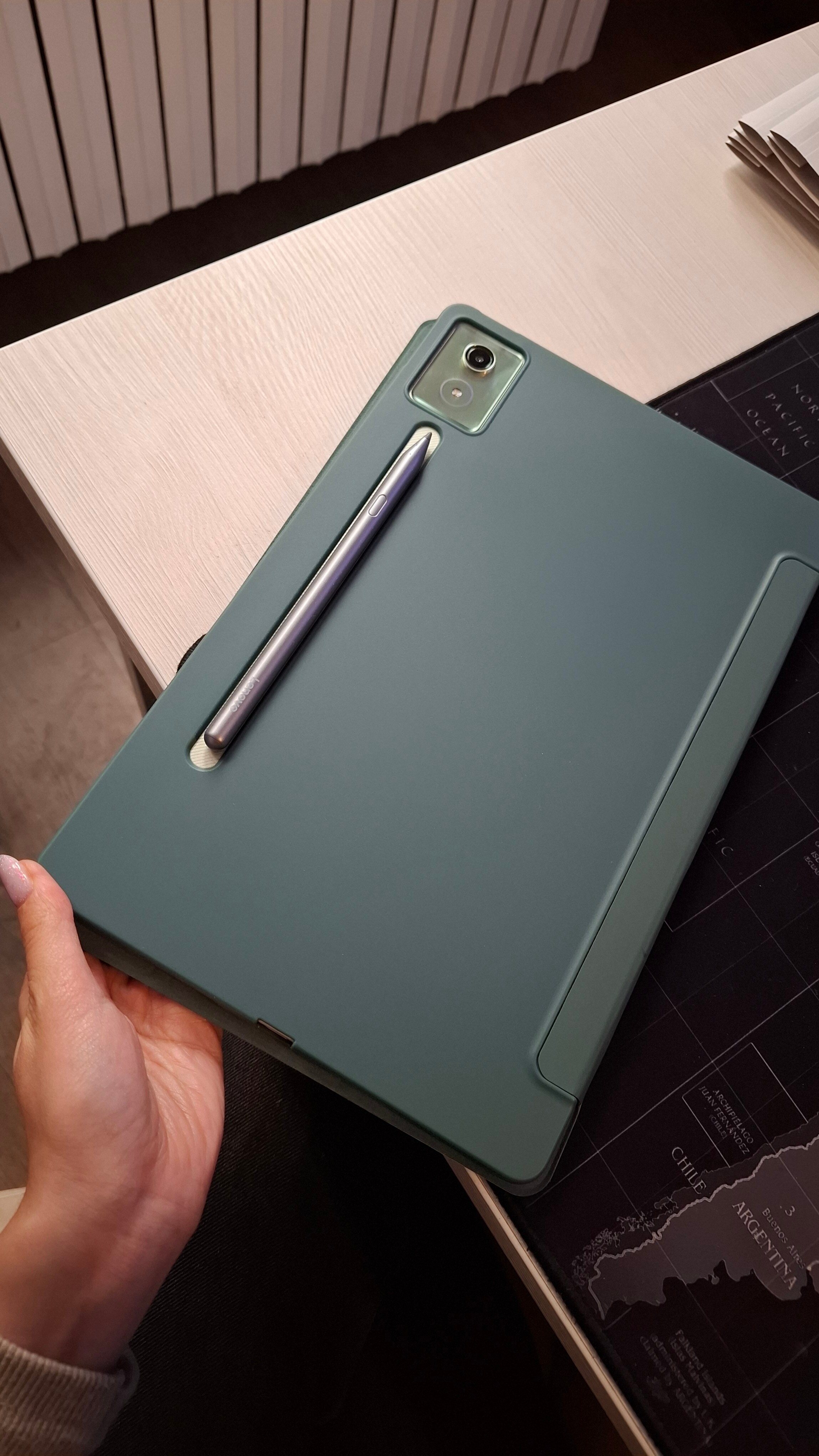 Husa Ultra Slim pentru Lenovo Idea Tab Pro, 12.7" (2025), Silicon TPU, Smart Cover - Negru