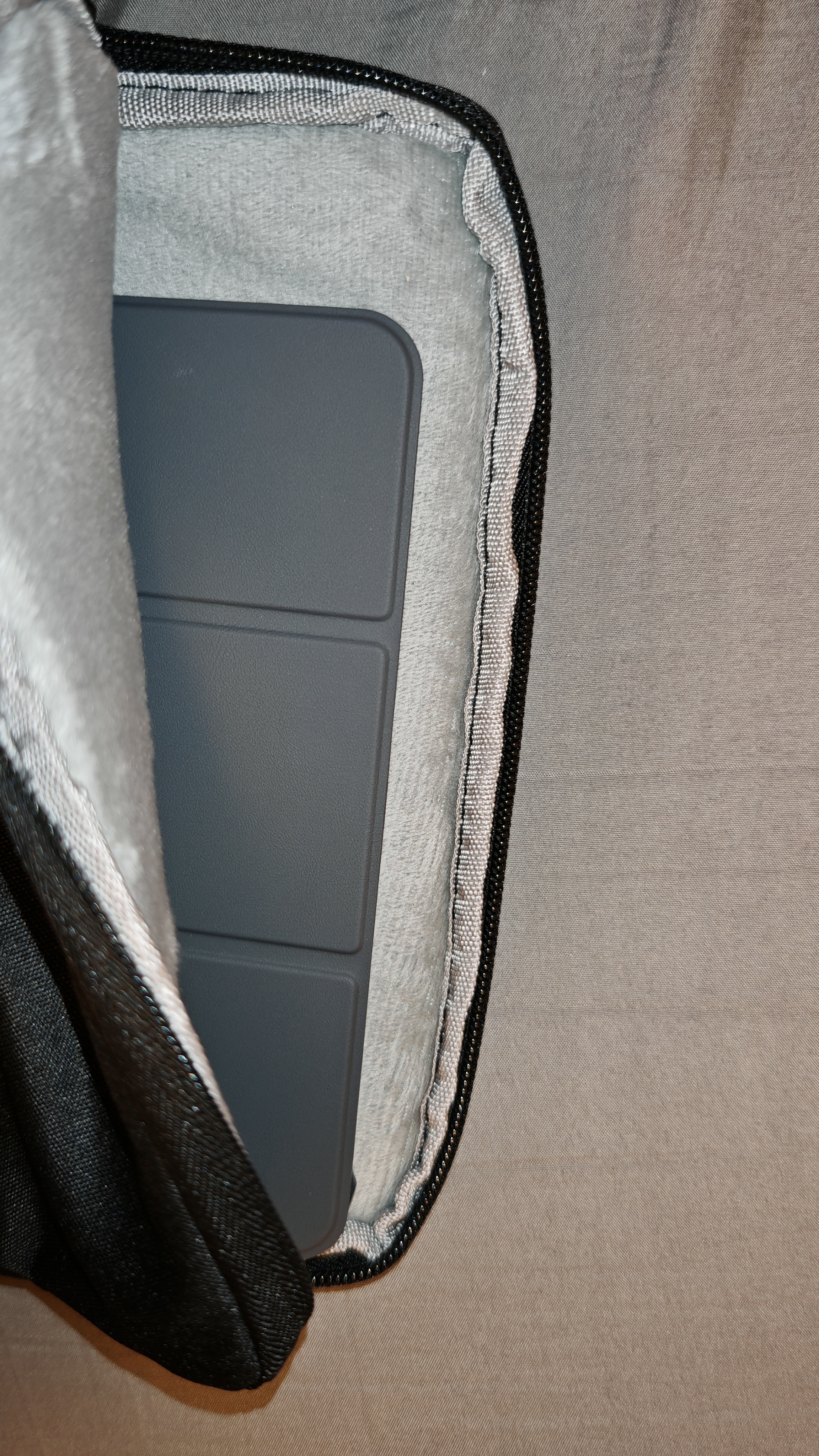 Geanta pentru tableta pana la 12.9 inch si laptop 13.3 inch, cu maner si curea de umar, fermoar, multiple buzunare, Aiyando, space grey
