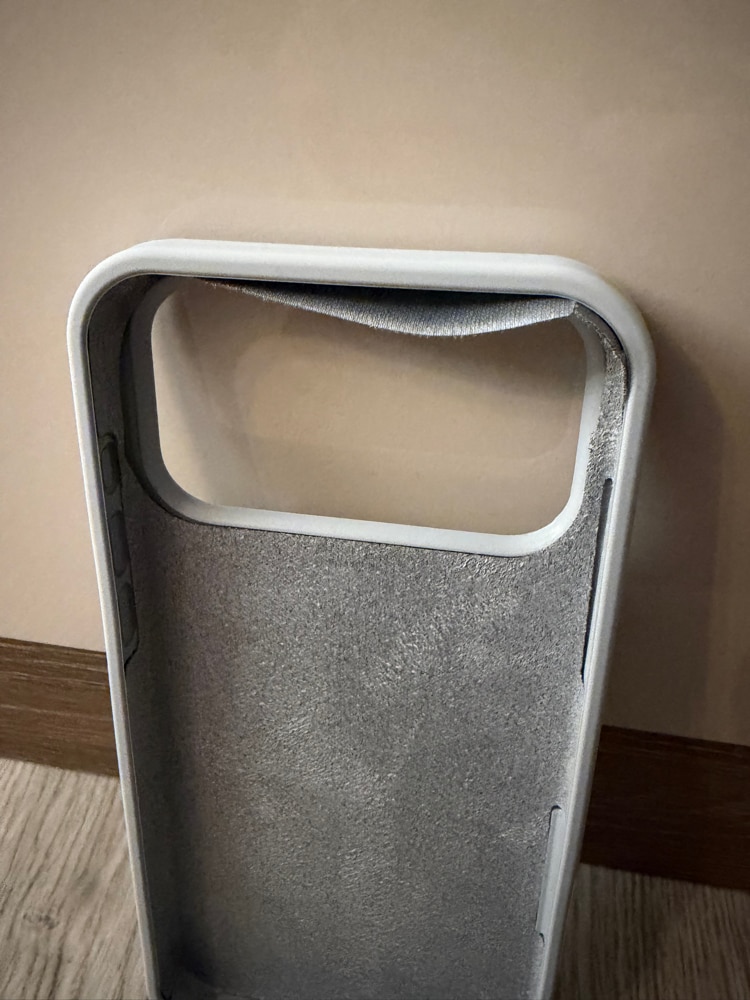Husa pentru iPhone 17 Pro Max, SIlicon Catifelat Cu Interior Microfibra, Verde inchis