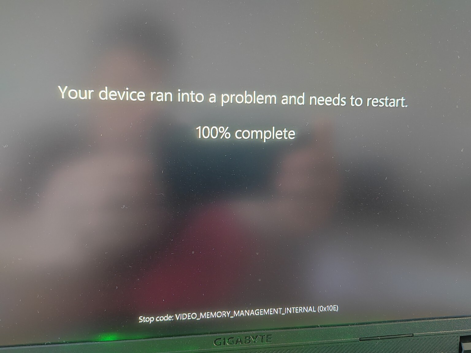 Laptop Gaming Gigabyte A16 cu procesor AMD Ryzen™ 7 260 pana la 5.10GHz, 16", FHD+, 165Hz, 16GB DDR5, 512GB SSD, NVIDIA GeForce RTX 5050 8GB DDR7, No OS