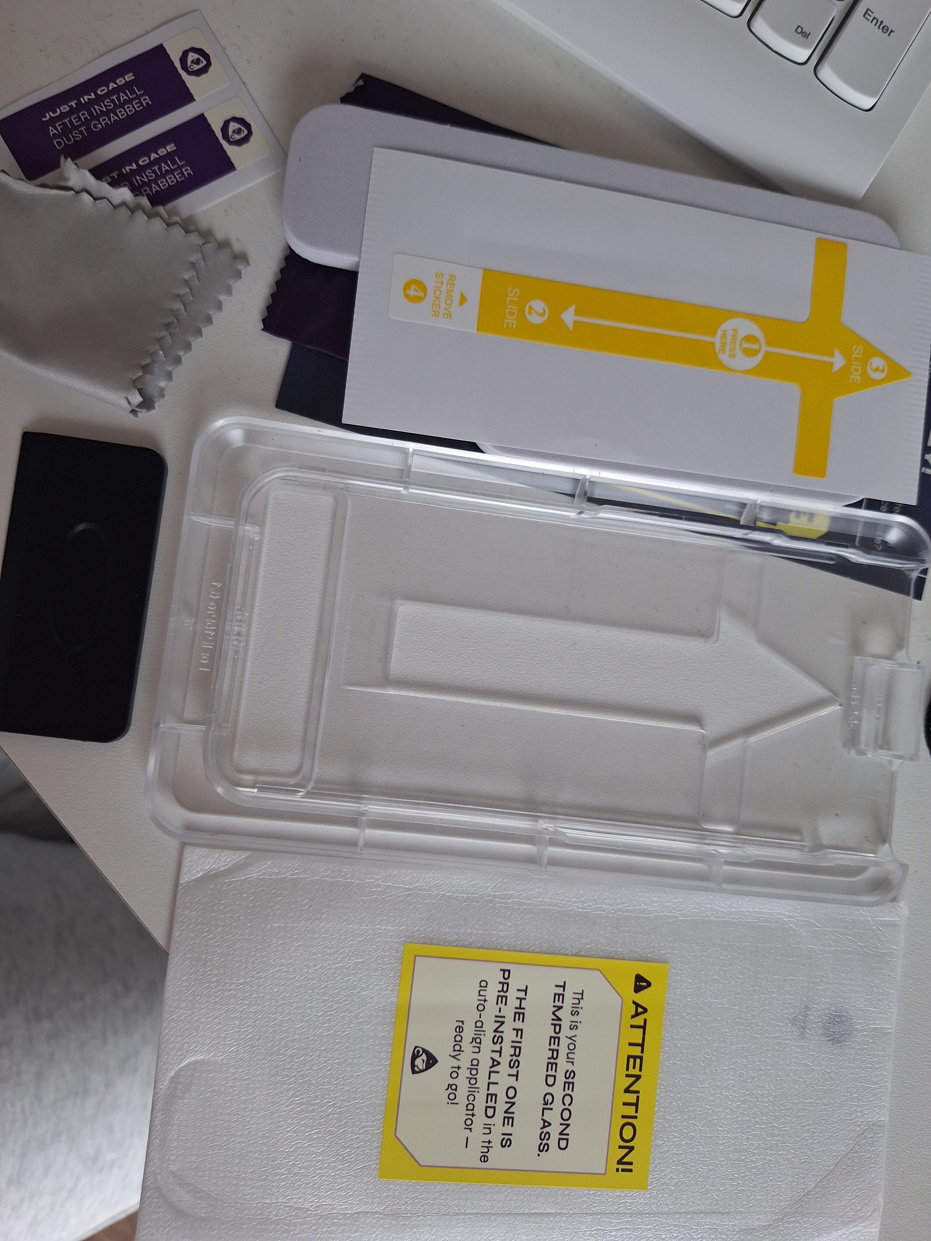 Set 2 Folii sticla compatibil cu iPhone 15 PRO, 6.1", DefenSlim, instalare usoara si rapida cu dispozitiv de potrivire automata in 30 sec cu Easy Install Kit patentat, protectie telefon