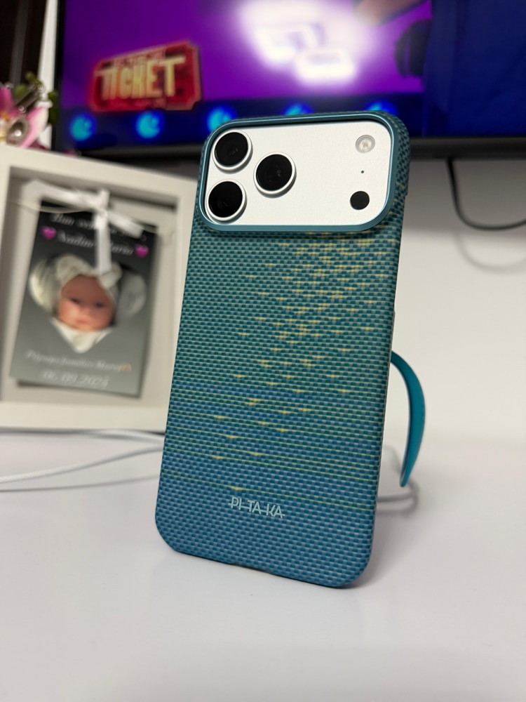 Husa de protectie Pitaka pentru iPhone 17 Pro Max, Ultra-Slim Golden Glint (PitaTap)