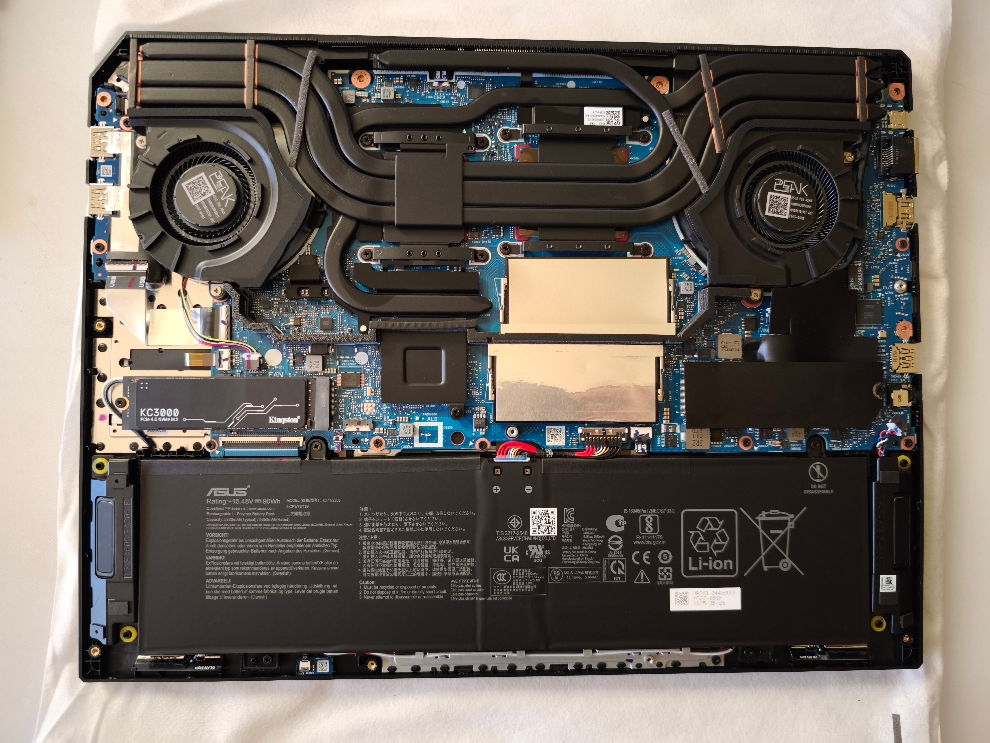 Laptop Gaming ASUS TUF F16 FX607VU cu procesor Intel® Core™ 5 210H pana la 4.8GHz, 16'', Full HD+, WUXGA, 144Hz, 16GB DDR5 RAM, 512GB SSD, NVIDIA® GeForce RTX™ 4050 6GB GDDR6, No OS, Mecha Gray