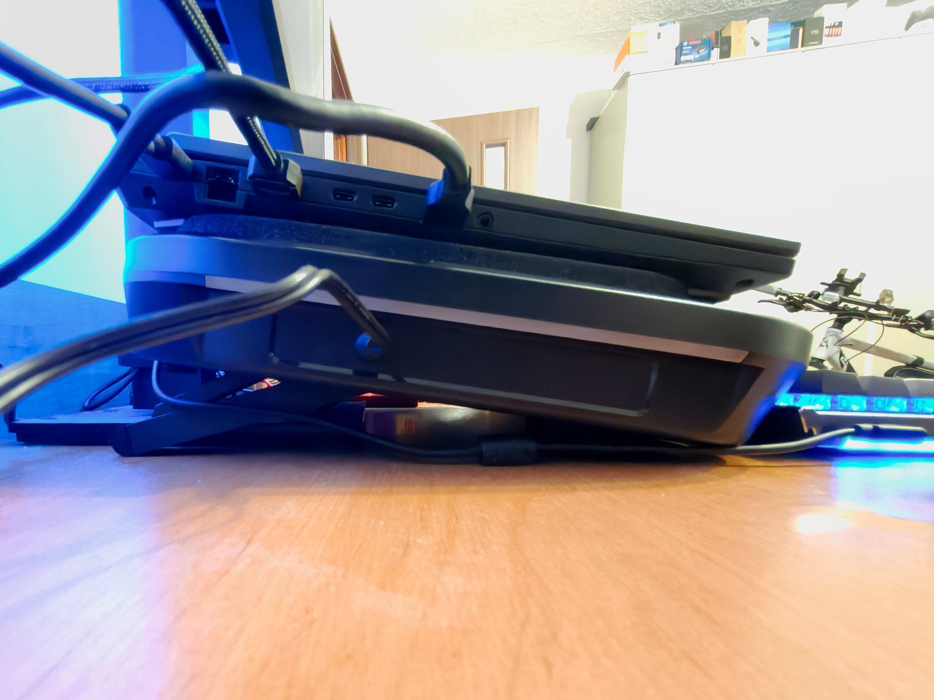 Laptop Gaming ASUS TUF F16 FX607VU cu procesor Intel® Core™ 5 210H pana la 4.8GHz, 16'', Full HD+, WUXGA, 144Hz, 16GB DDR5 RAM, 512GB SSD, NVIDIA® GeForce RTX™ 4050 6GB GDDR6, No OS, Mecha Gray