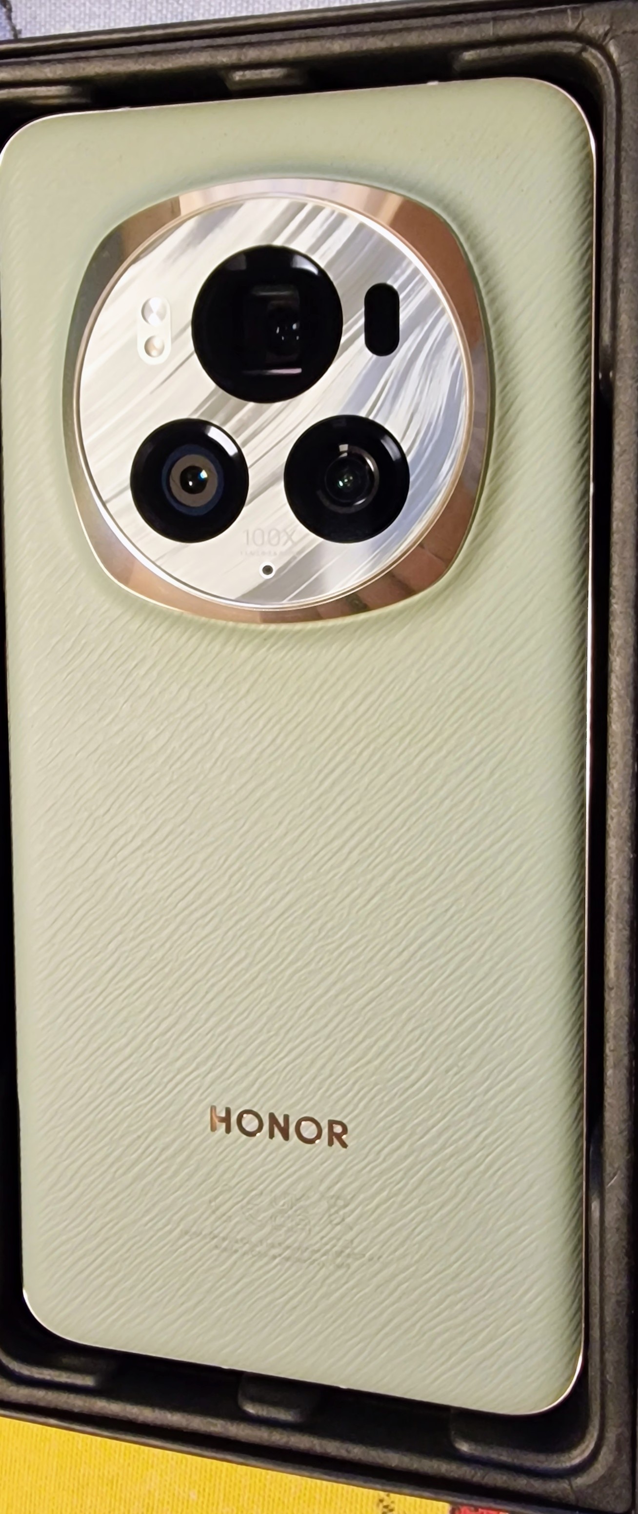 RESIGILAT: Telefon mobil HONOR Magic 6 Pro, Dual SIM, 12GB RAM, 512GB, 5G, Sage Green