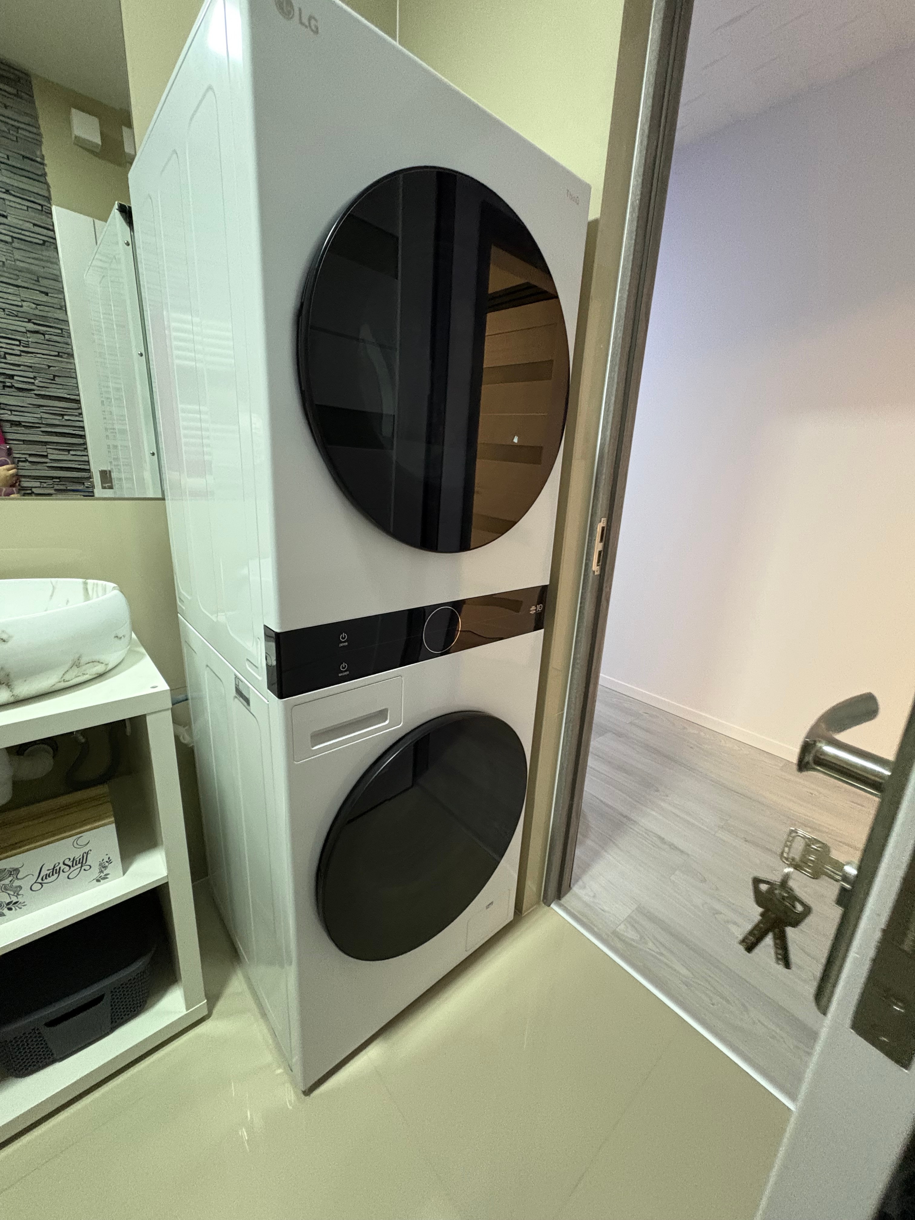 Masina de spalat rufe cu uscator LG WT1210WWF, Spalare 12 kg, Uscare 10 kg, 1400 RPM, Steam, TurboWash 360, Clasa A/C, Culoare Alb