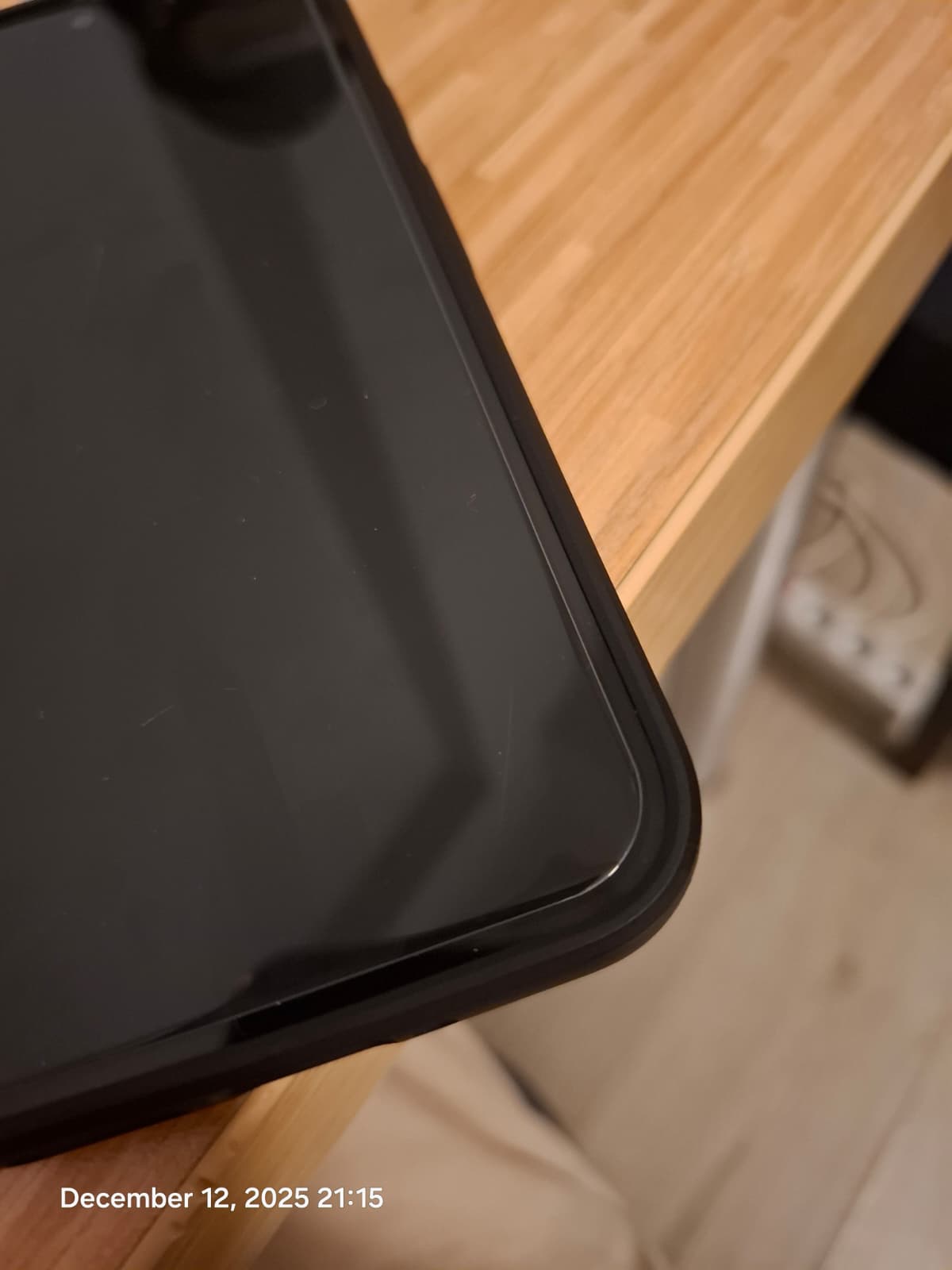 Folie sticla MatTech Premium, compatibila cu Google Pixel 9 Pro XL, Case Friendly, Grosime de 0.3mm, Anti-Fingerprint, Transparent ( nu este compatibila cu senzorul de amprenta)