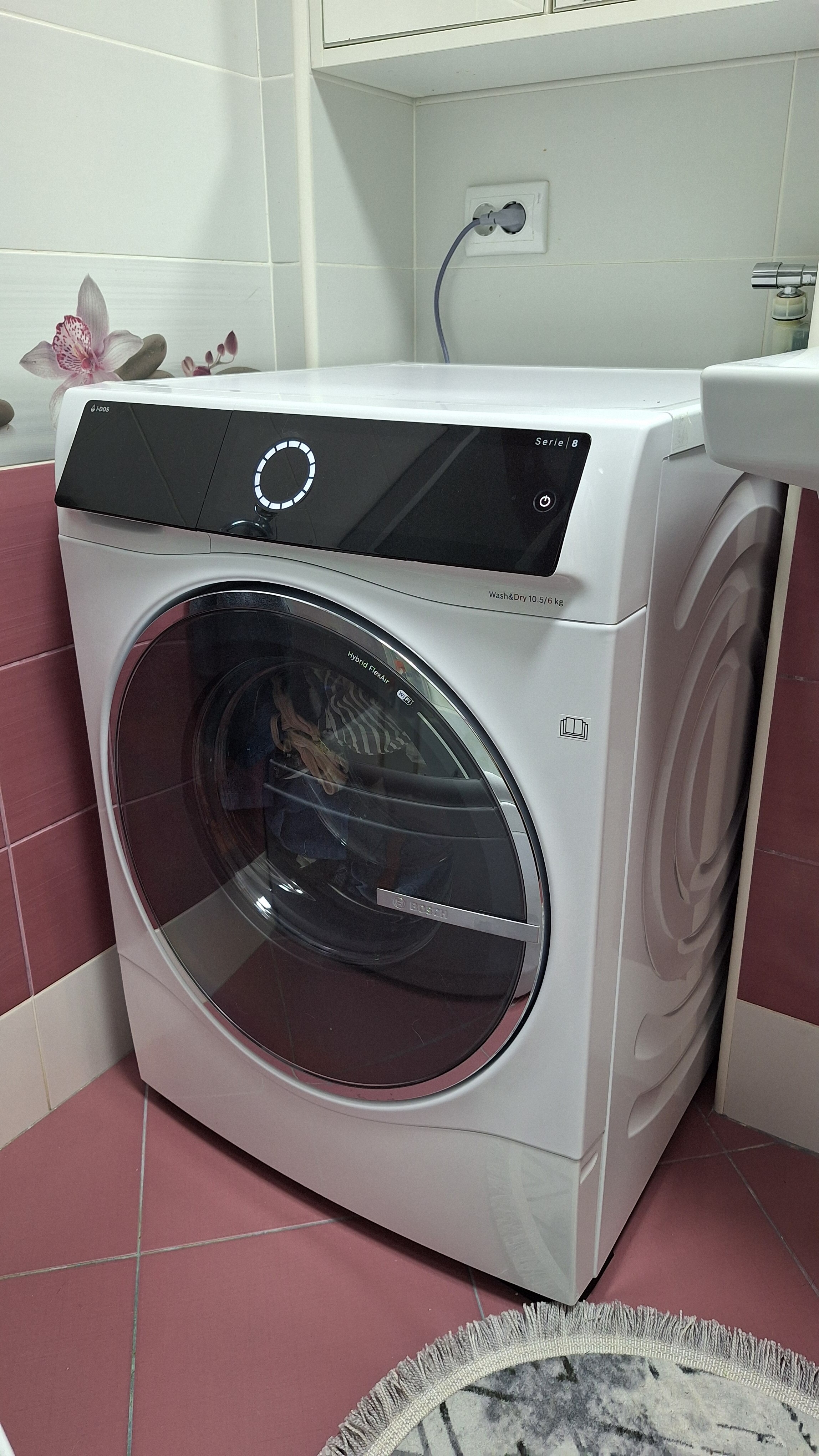Masina de spalat rufe cu uscator Bosch Seria 8 WNC254A0BY, Spalare 10 kg, Uscare 6 kg, 1400 rpm, Clasa A, i-DOS, Iron Assist, Home Connect, Anti Stain, Auto Dry, Motor EcoSilence Drive, Alb